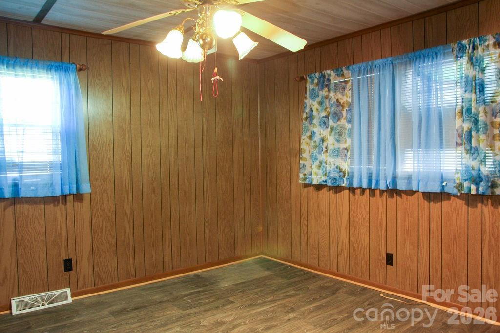 905 S 10th Street — Bessemer City