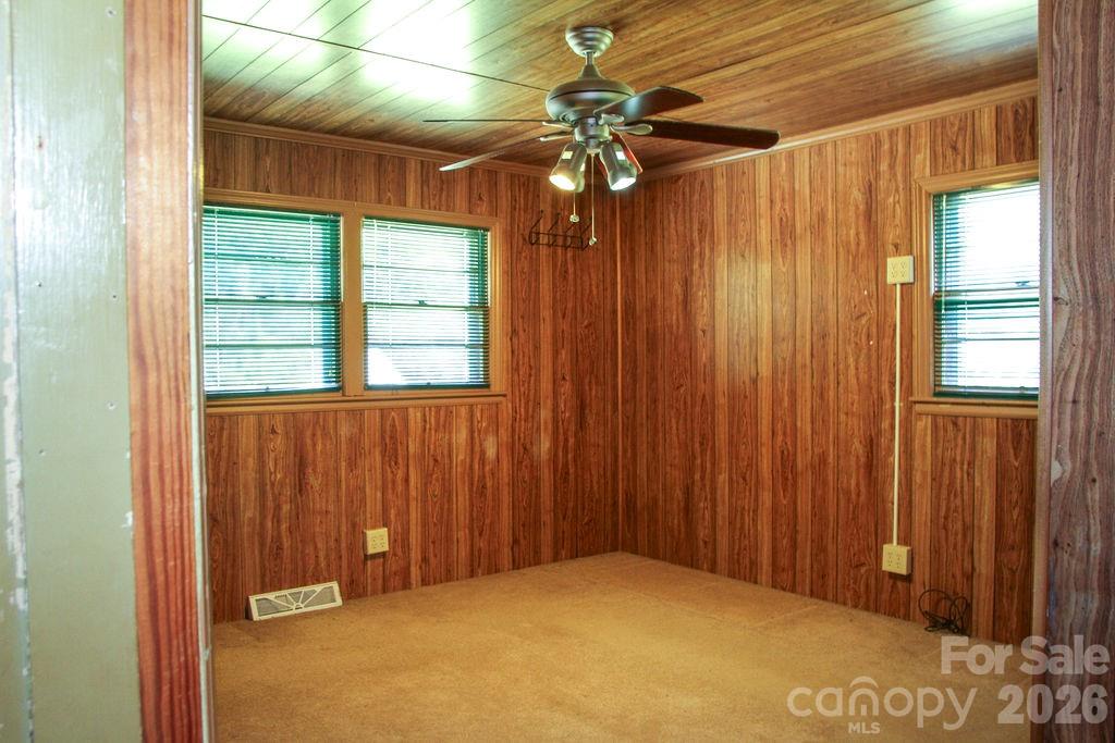 905 S 10th Street — Bessemer City