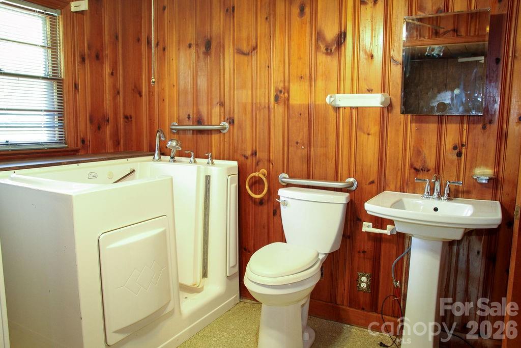 905 S 10th Street — Bessemer City