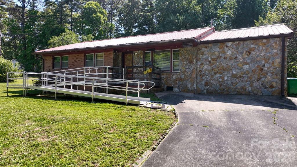 905 S 10th Street — Bessemer City