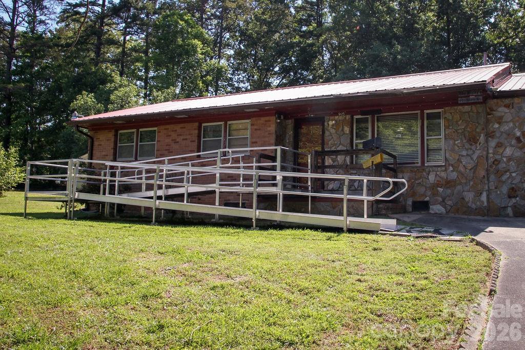 905 S 10th Street — Bessemer City
