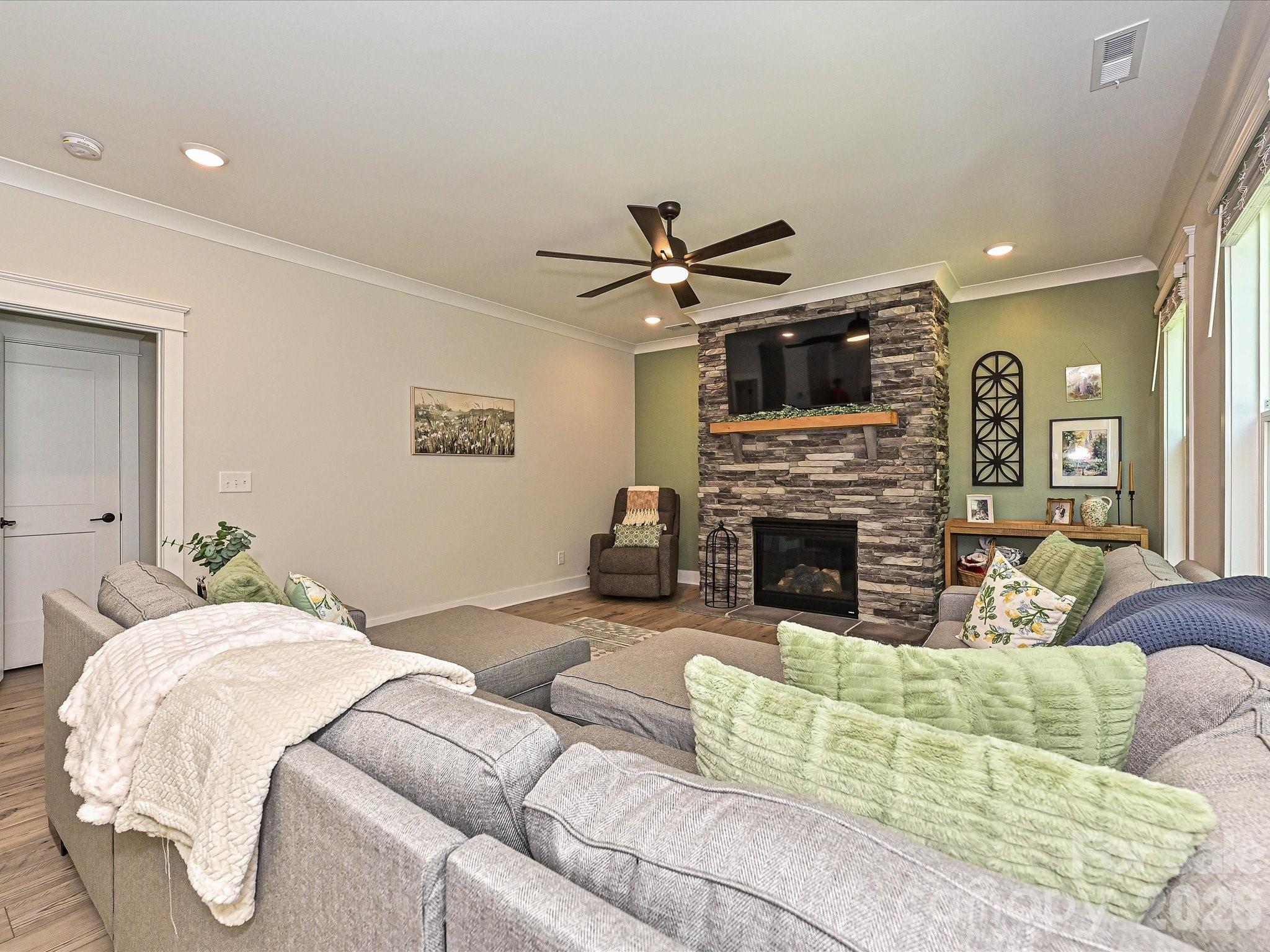 13215 Fiore Place — Huntersville