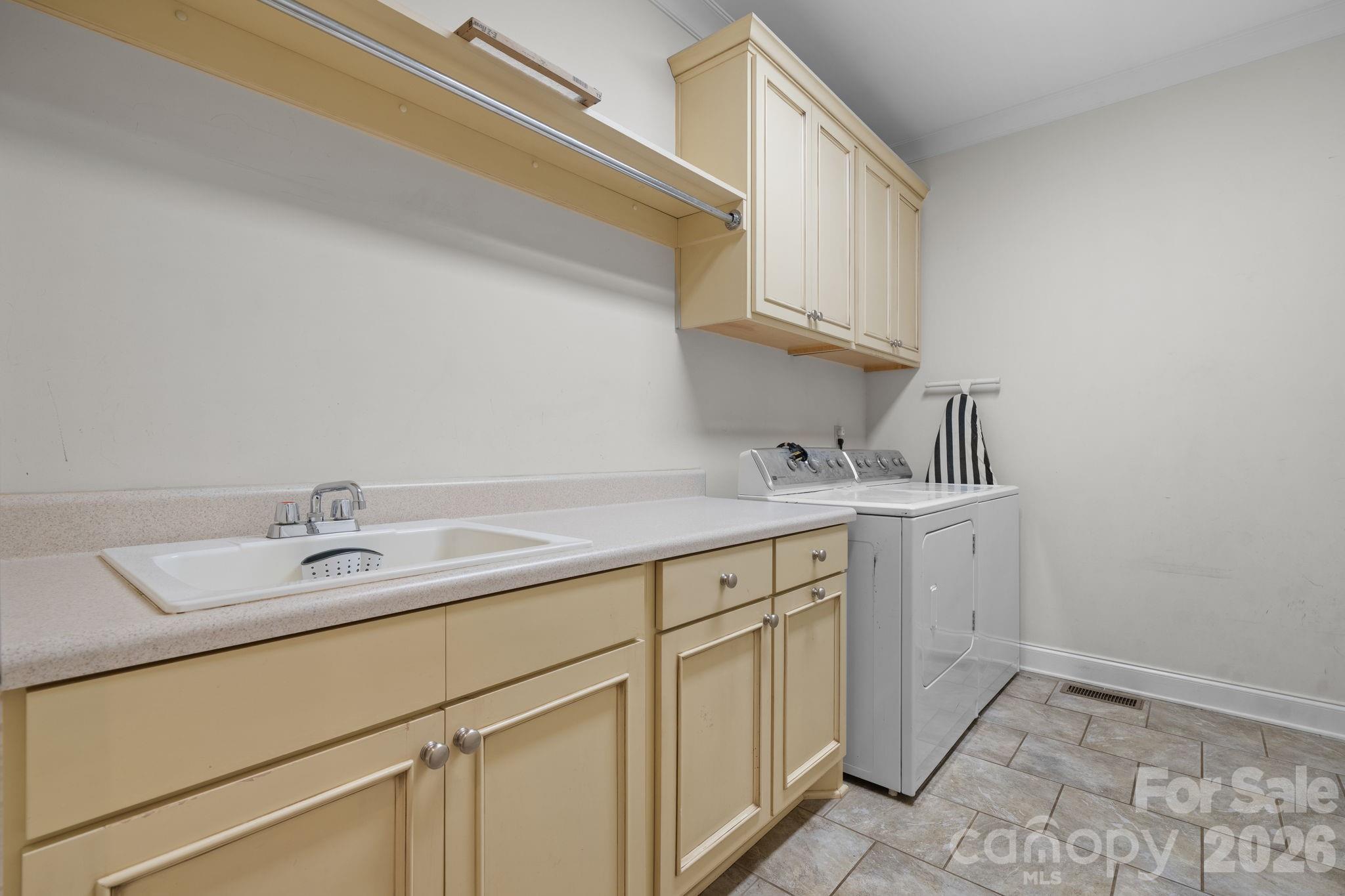 1055 Catawba Greens Drive — Newton