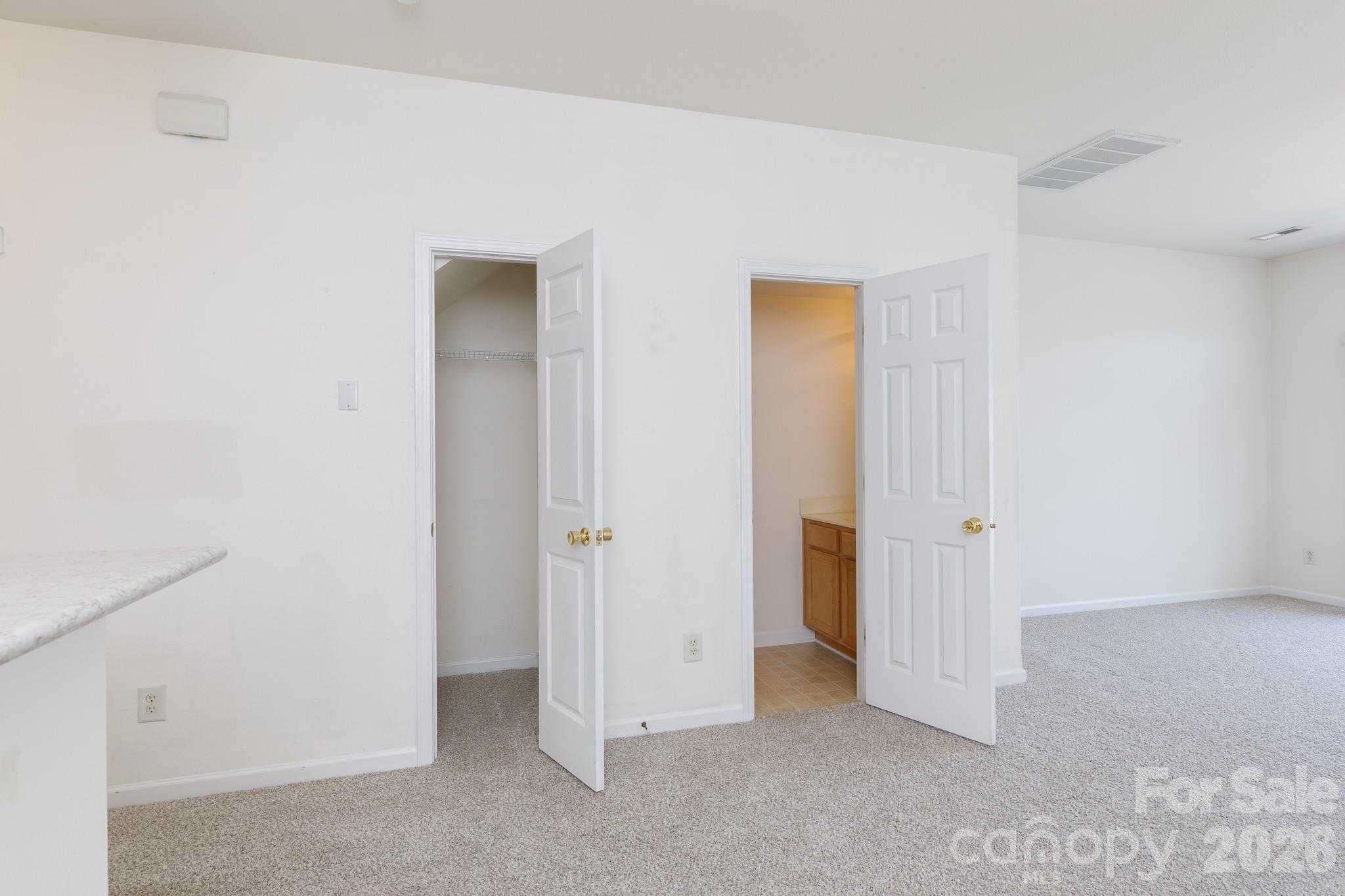 11625 Lioness Street — Charlotte