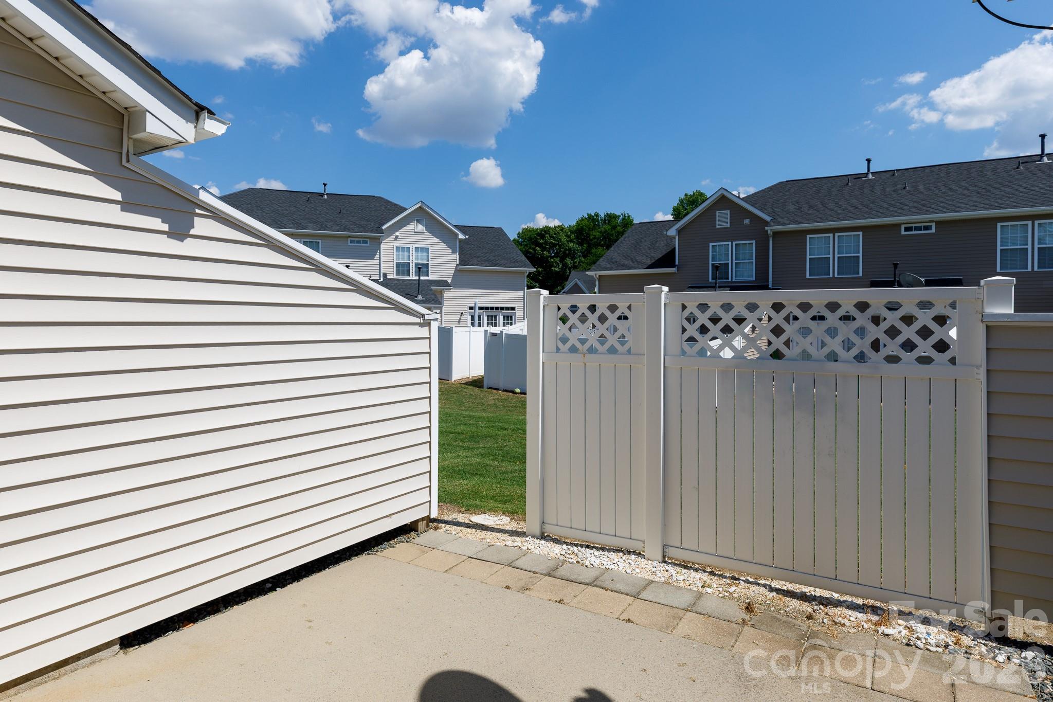 11625 Lioness Street — Charlotte