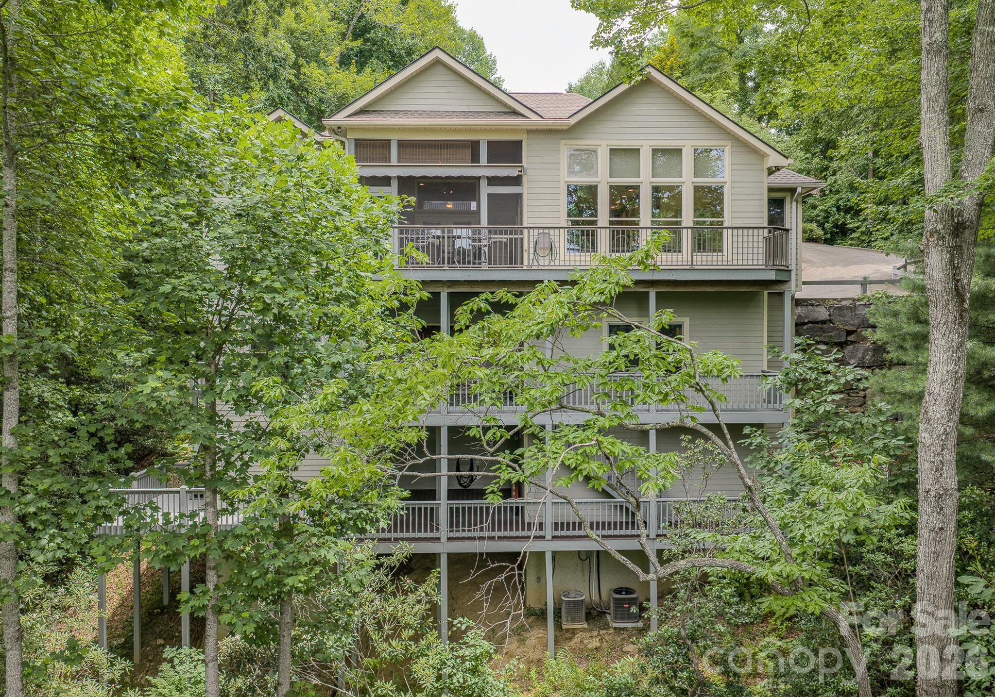 329 Mountain Crest Drive — Hendersonville