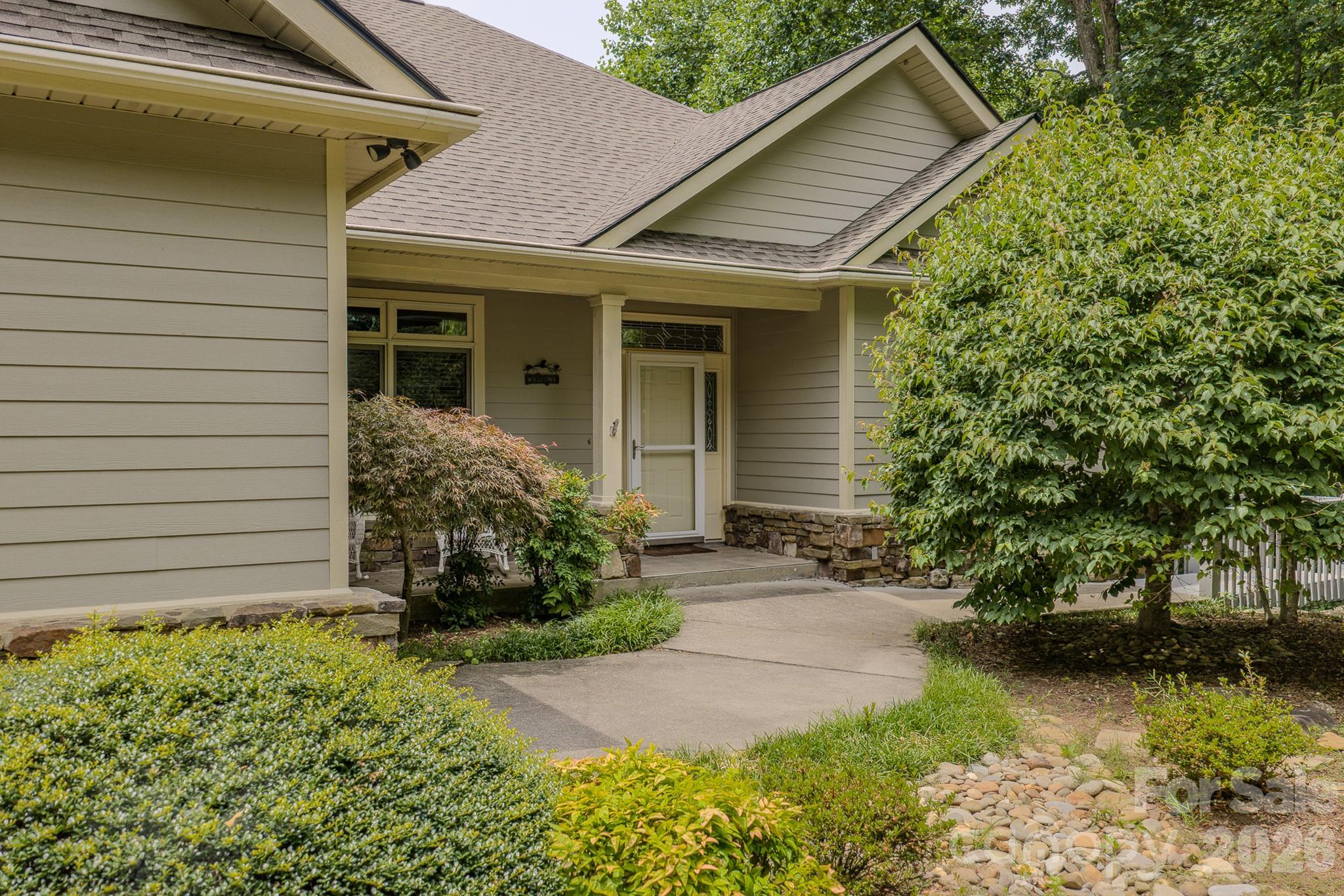 329 Mountain Crest Drive — Hendersonville
