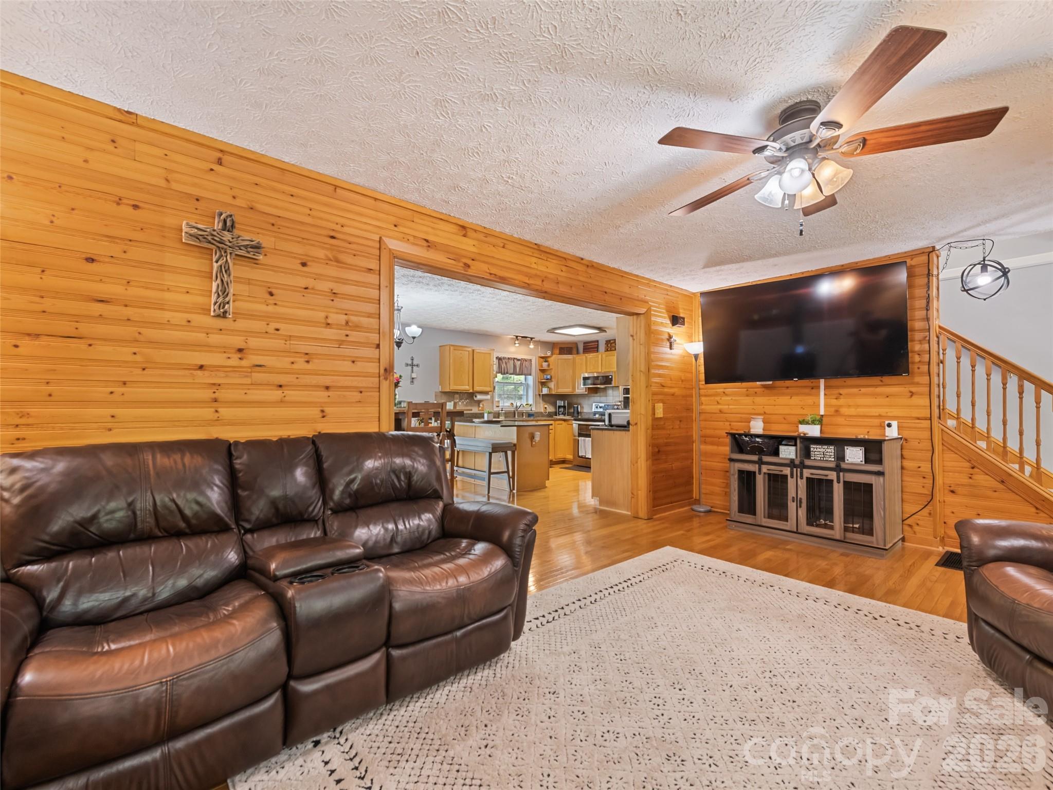 222 Thistle Ridge — Clyde