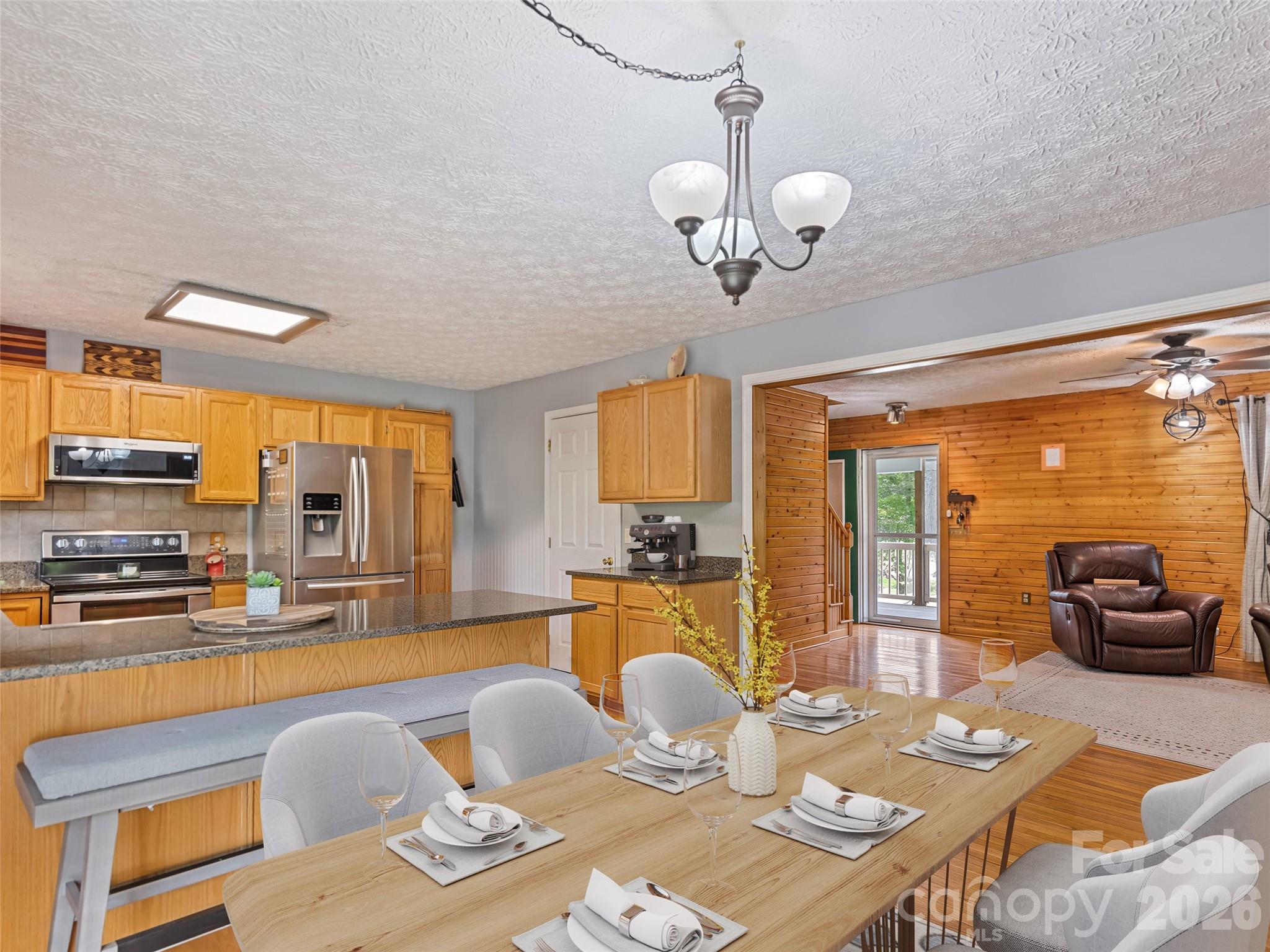 222 Thistle Ridge — Clyde