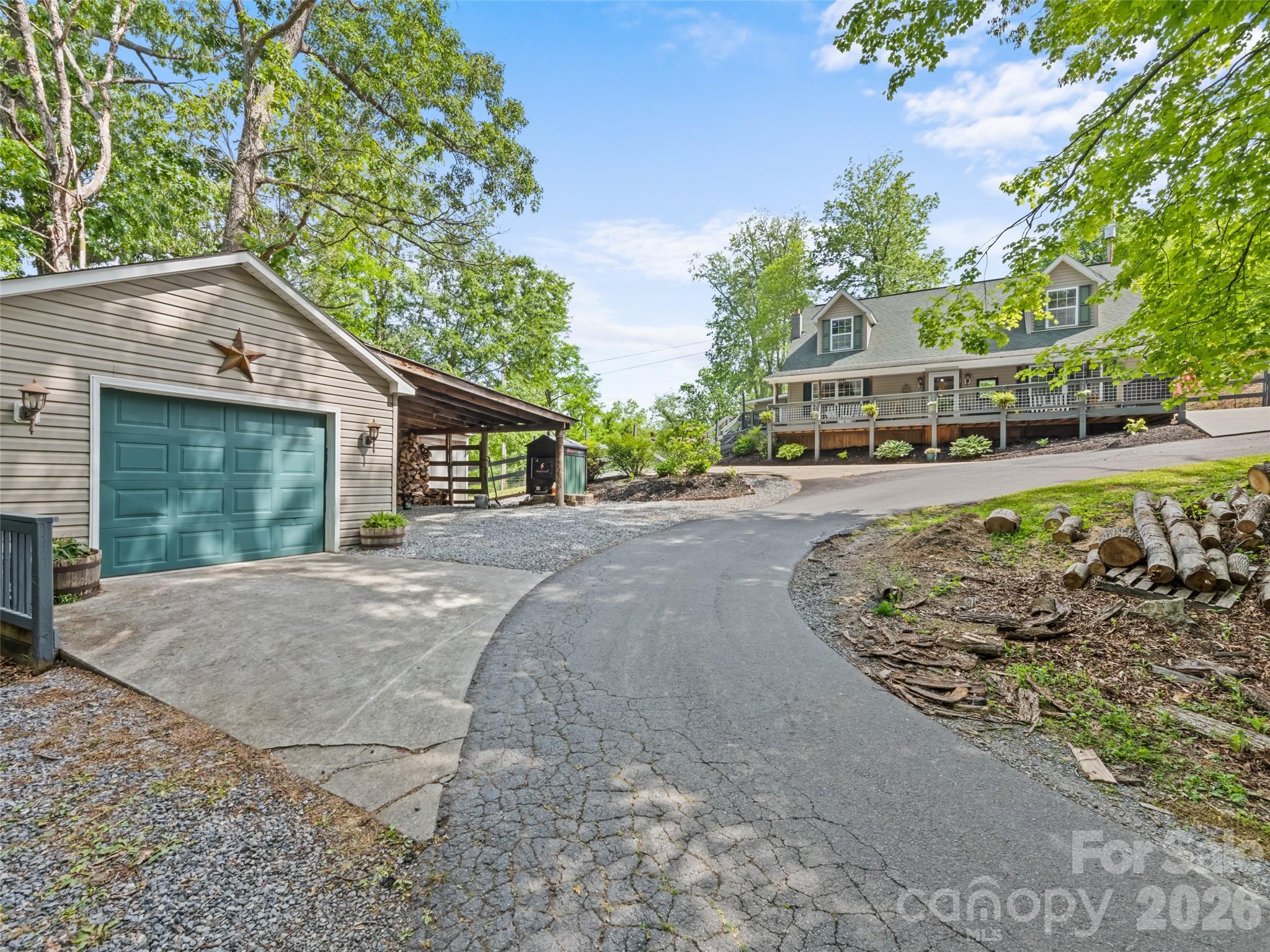 222 Thistle Ridge — Clyde