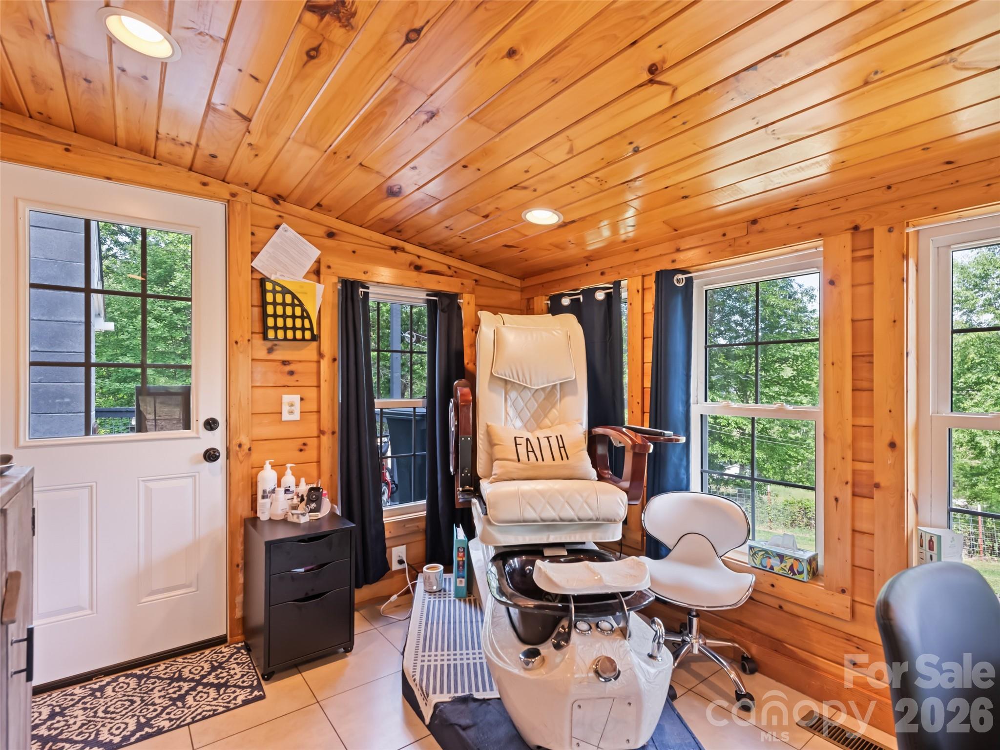 222 Thistle Ridge — Clyde