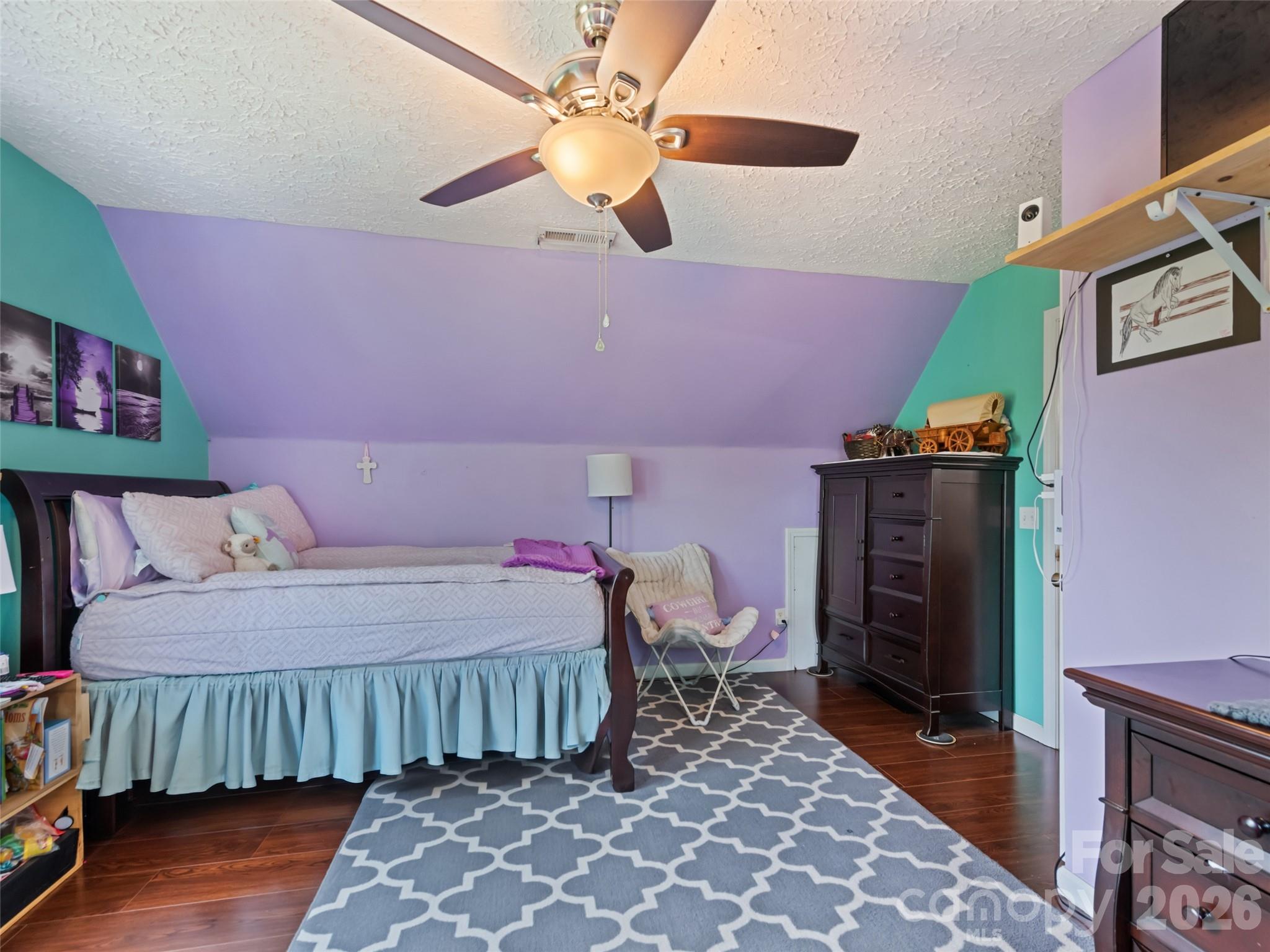 222 Thistle Ridge — Clyde
