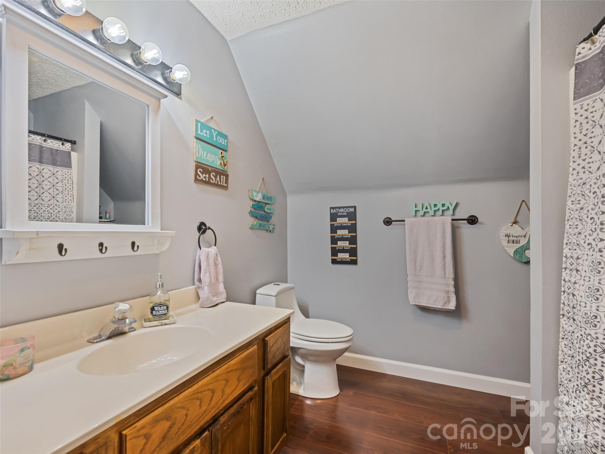 222 Thistle Ridge — Clyde