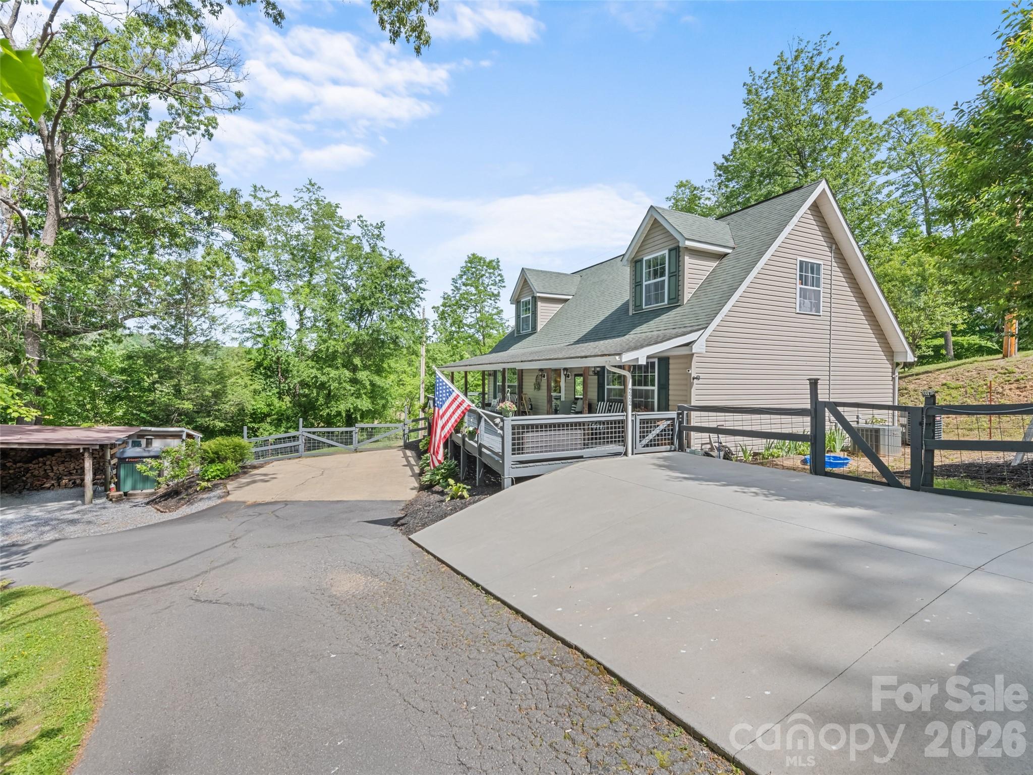 222 Thistle Ridge — Clyde