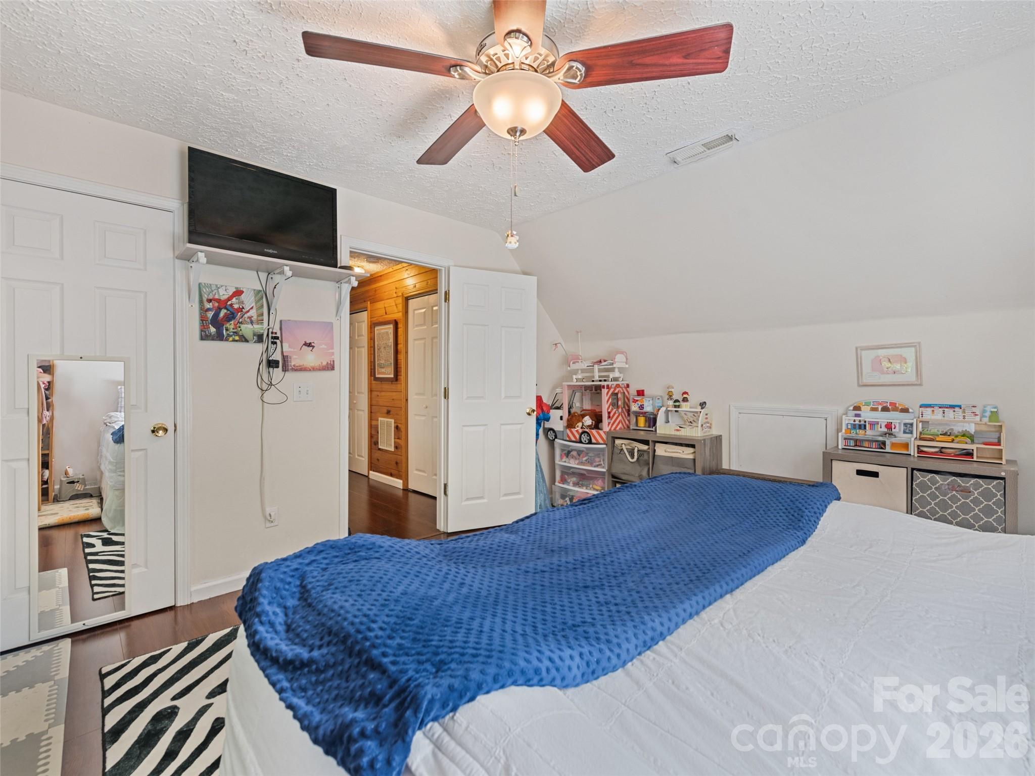 222 Thistle Ridge — Clyde