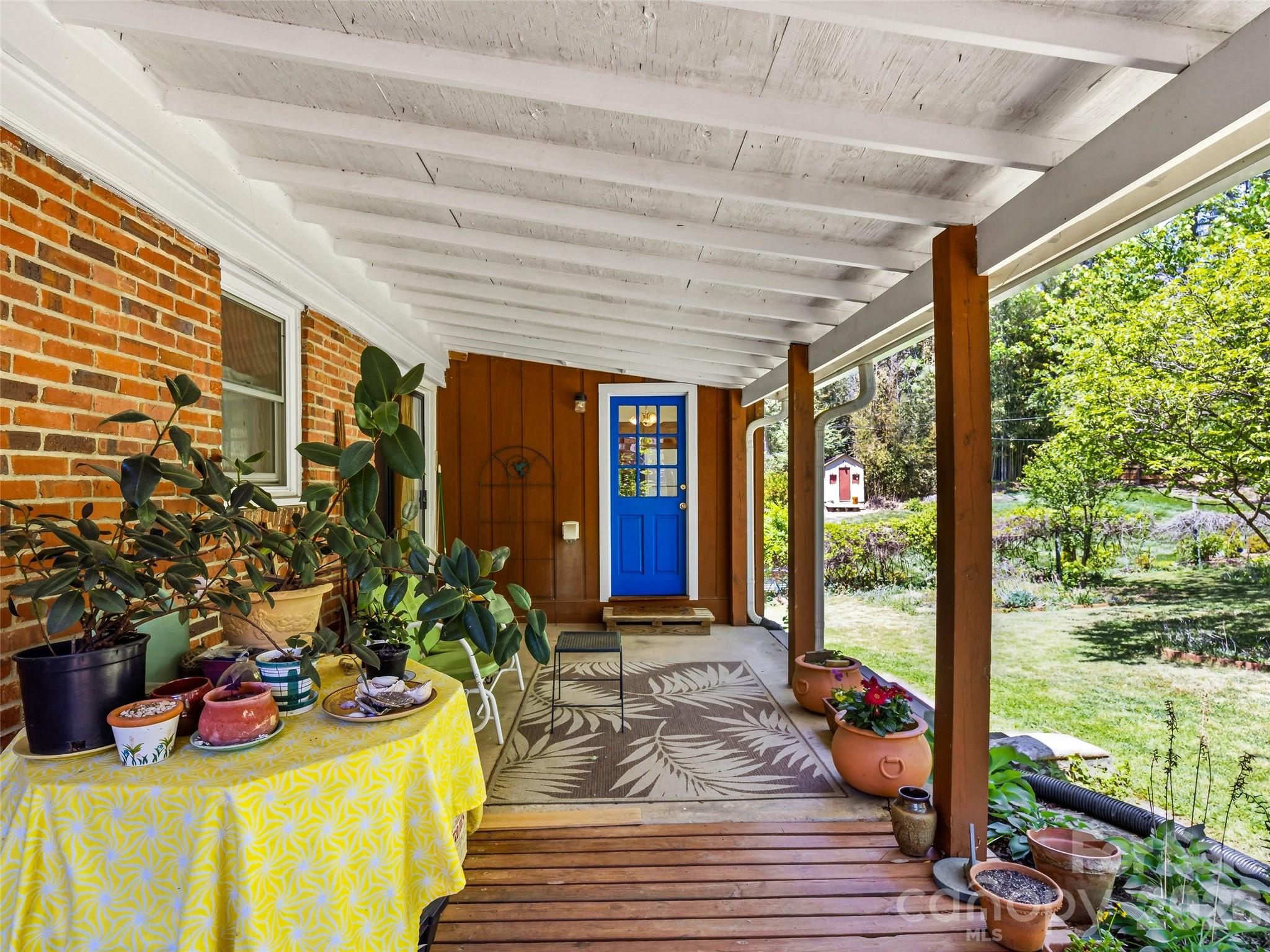 28 Canterbury Road — Asheville