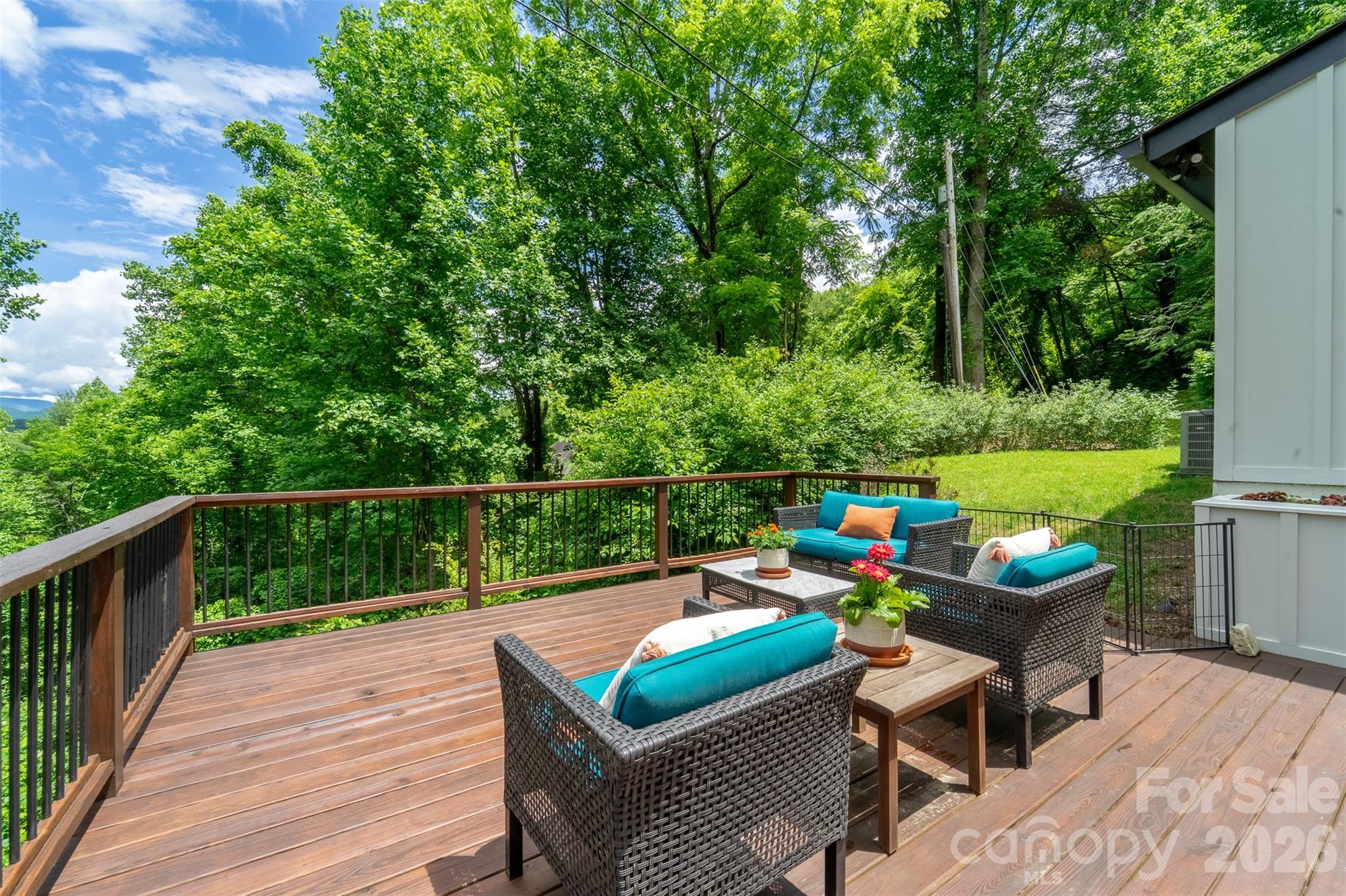 1452 S Country Club Drive — Cullowhee