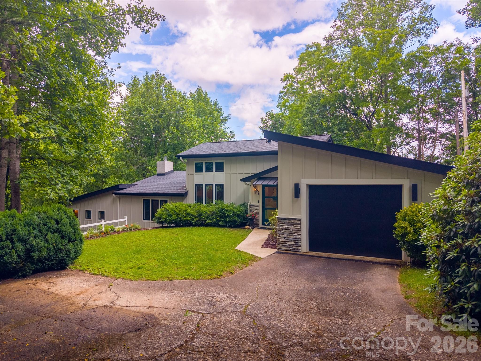 1452 S Country Club Drive — Cullowhee