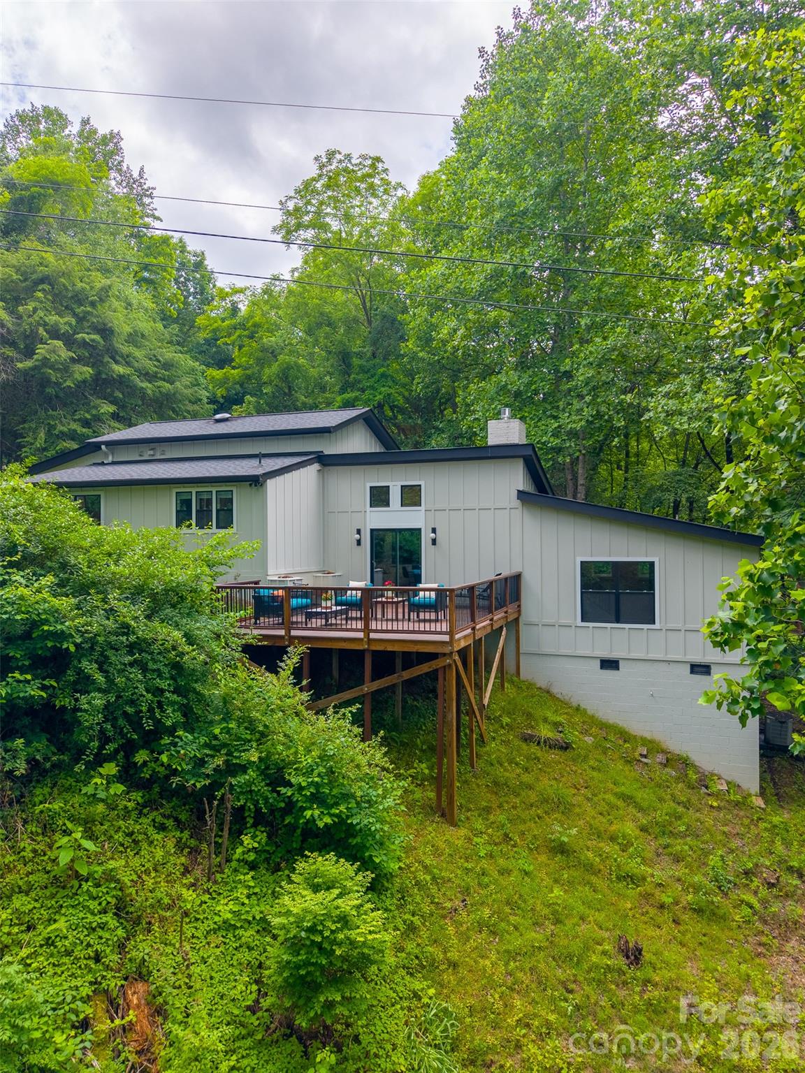 1452 S Country Club Drive — Cullowhee