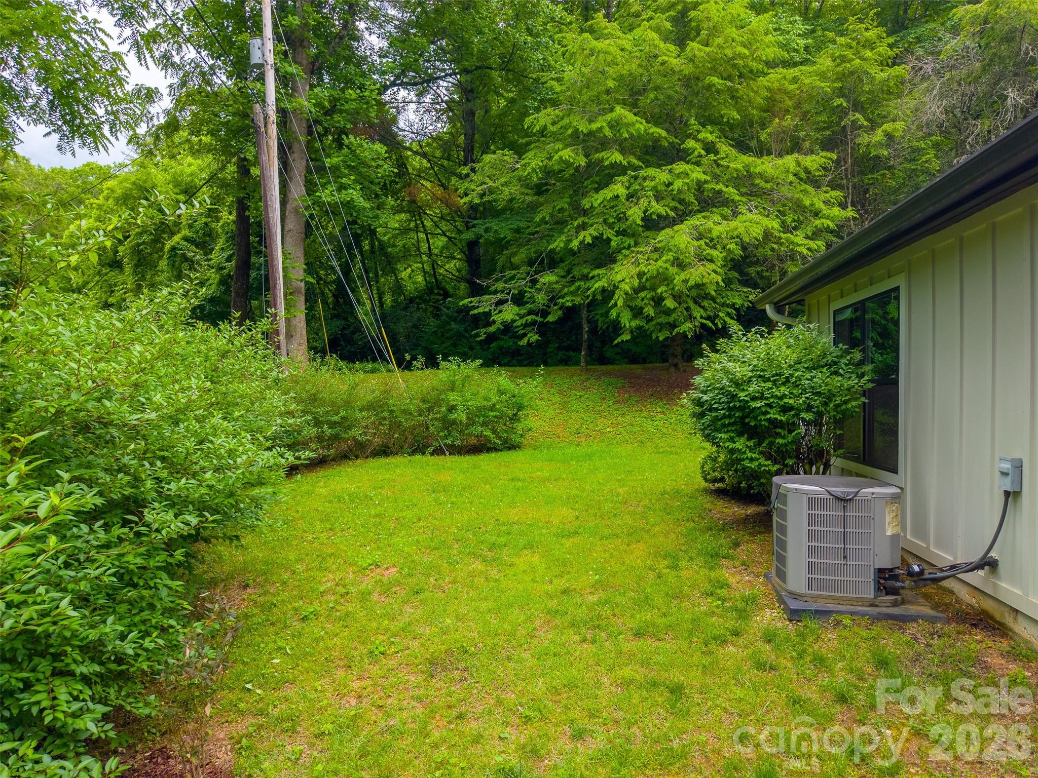 1452 S Country Club Drive — Cullowhee