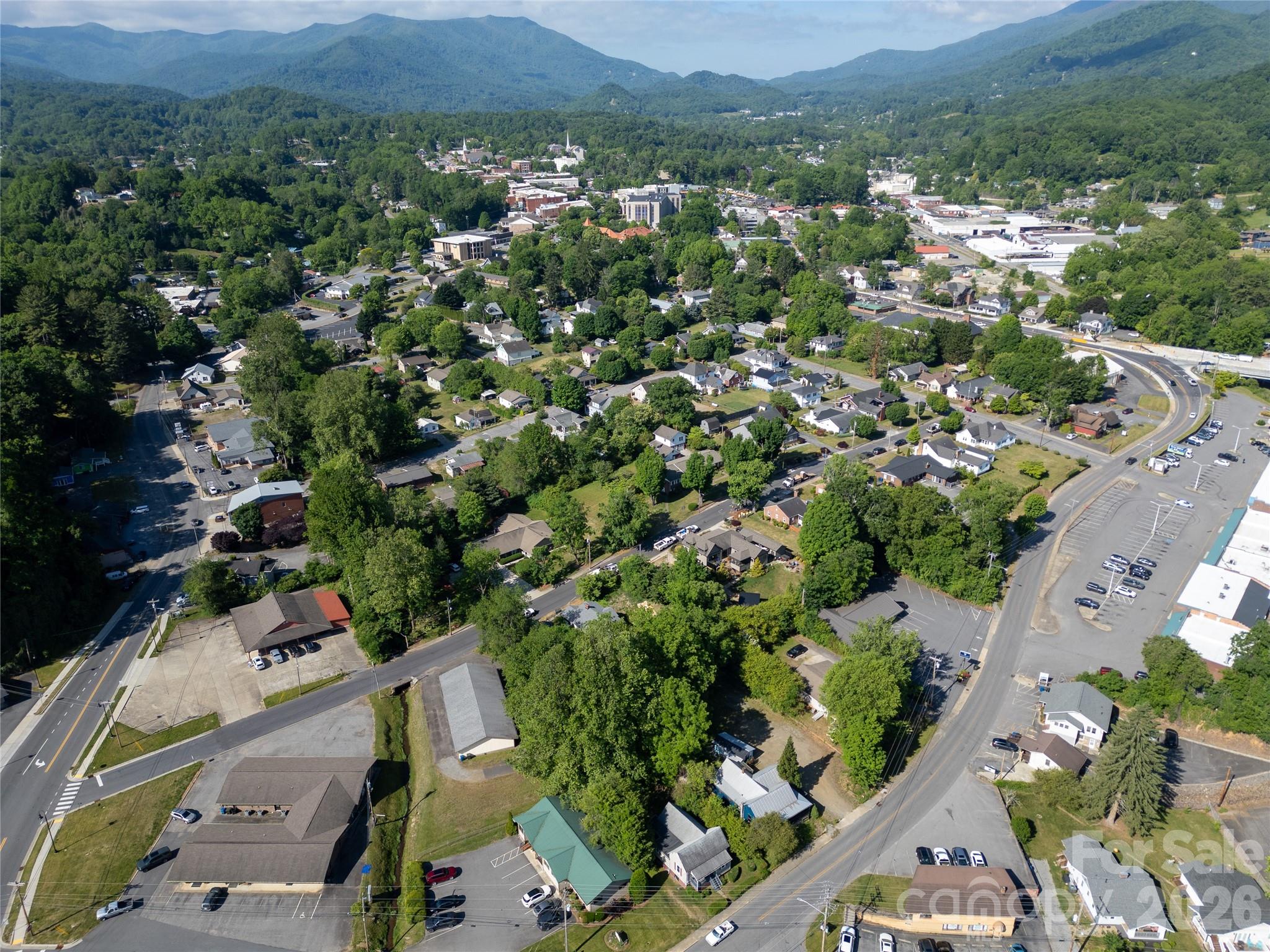 462 Walnut Street — Waynesville