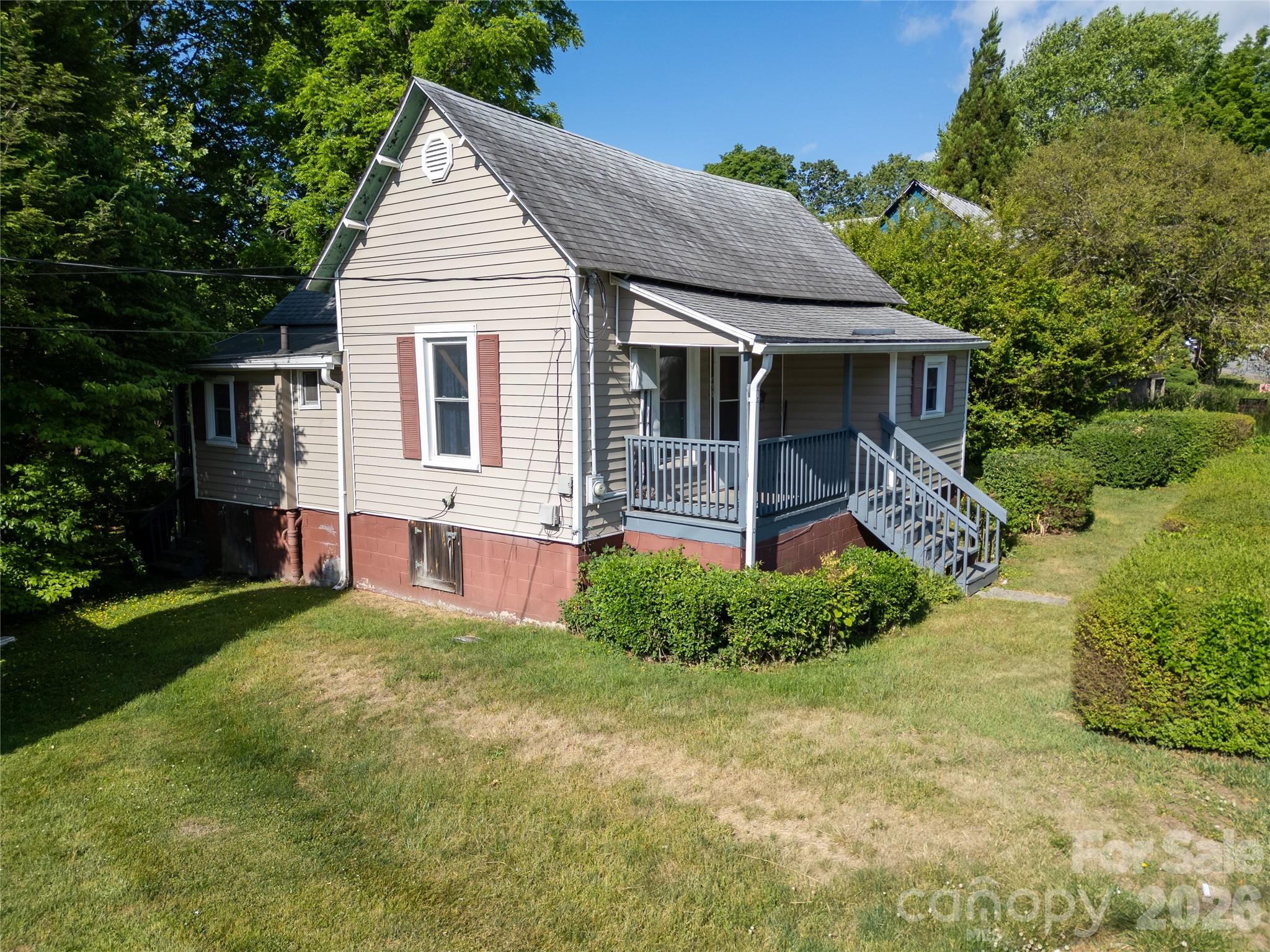 462 Walnut Street — Waynesville