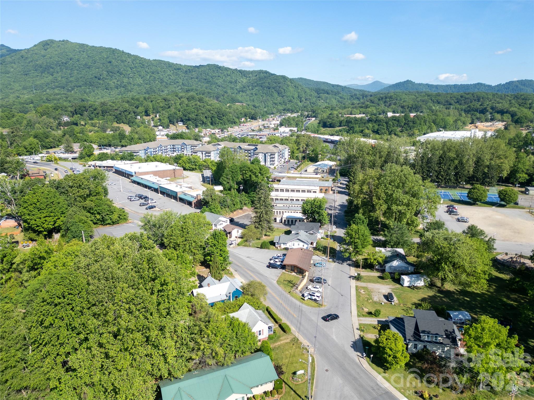 462 Walnut Street — Waynesville