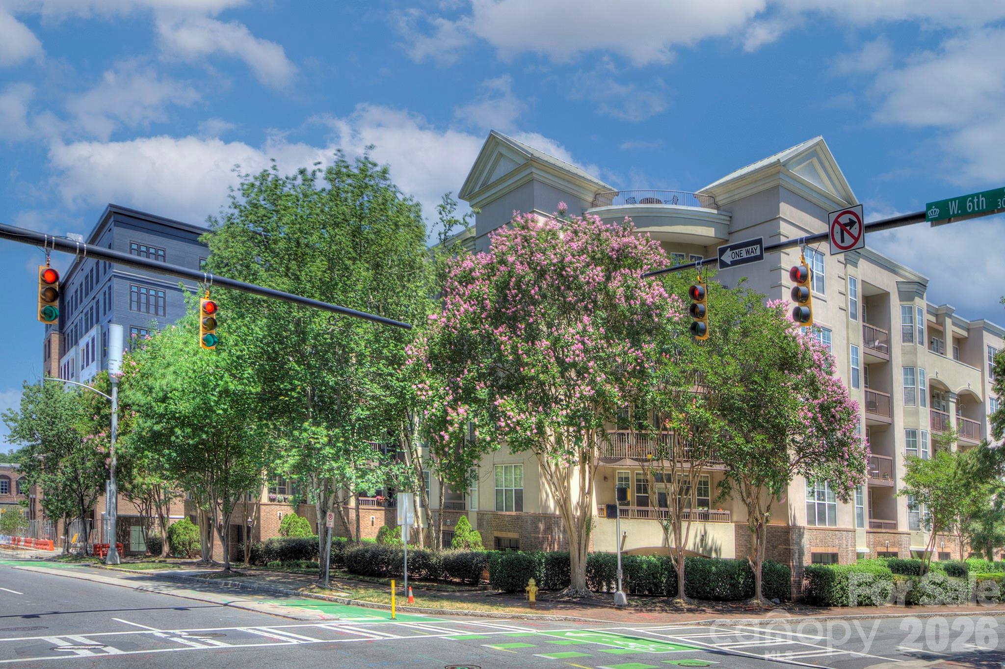 405 W 7th Street #303 — Charlotte