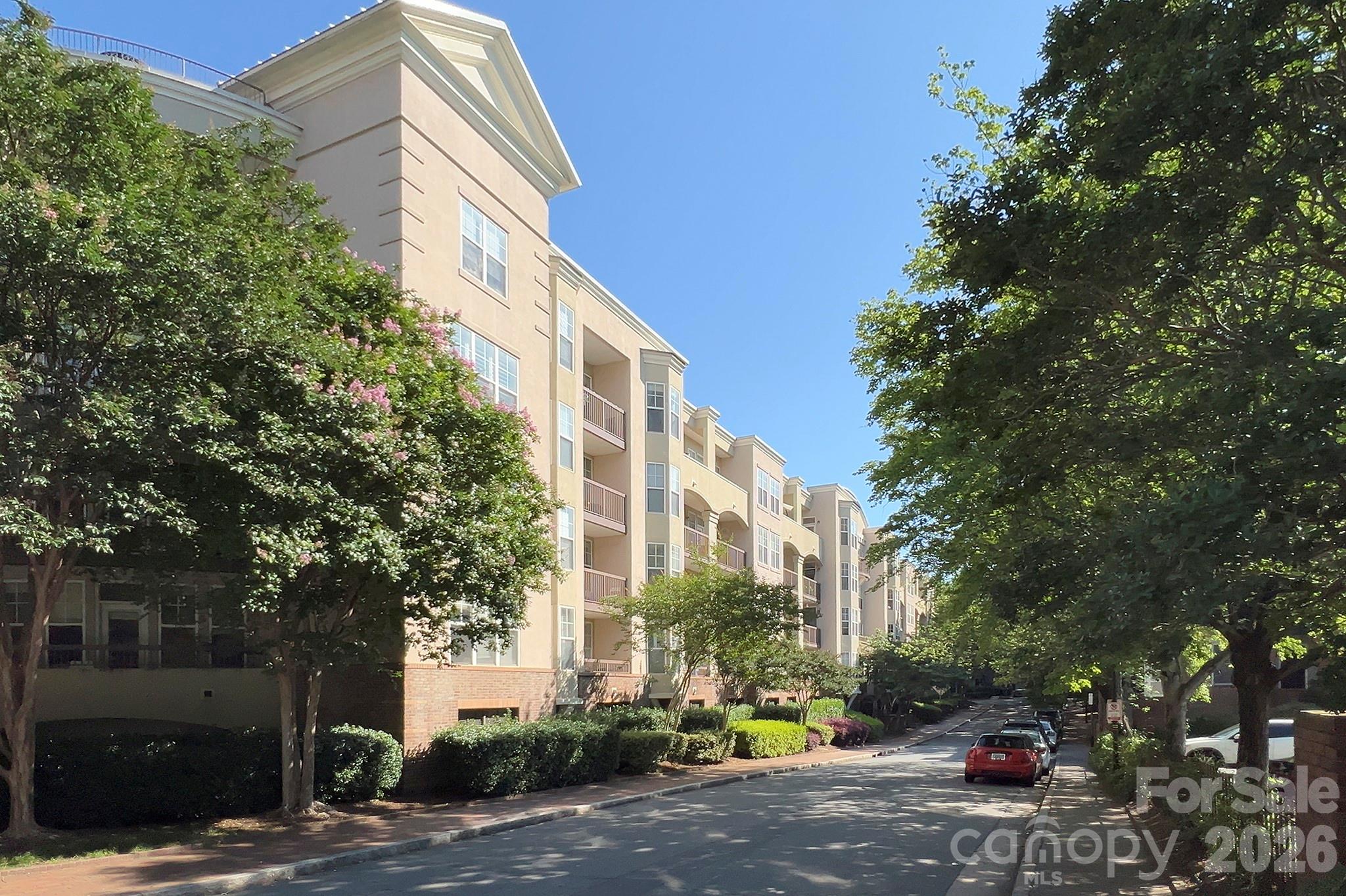 405 W 7th Street #303 — Charlotte