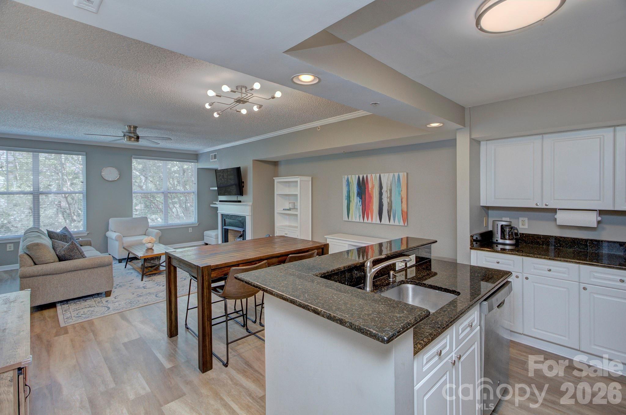 405 W 7th Street #303 — Charlotte