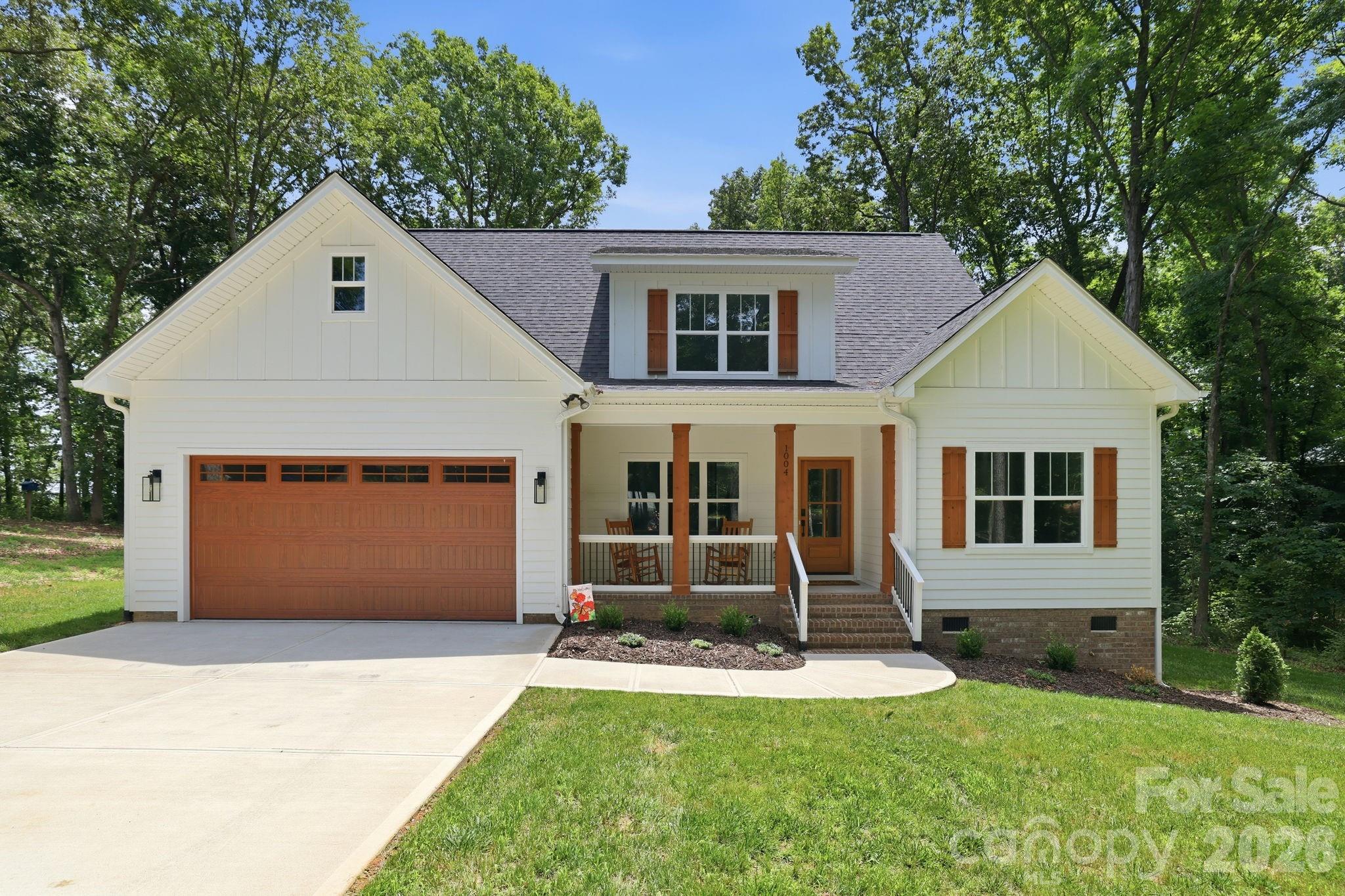 1004 E Sandy Ridge Road — Monroe