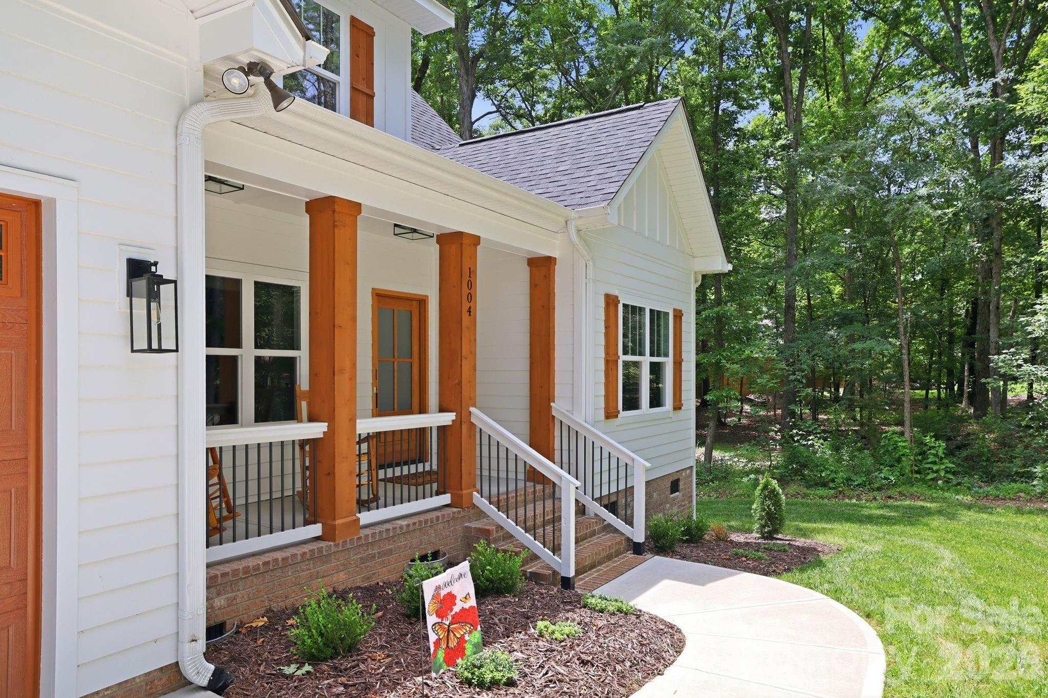 1004 E Sandy Ridge Road — Monroe