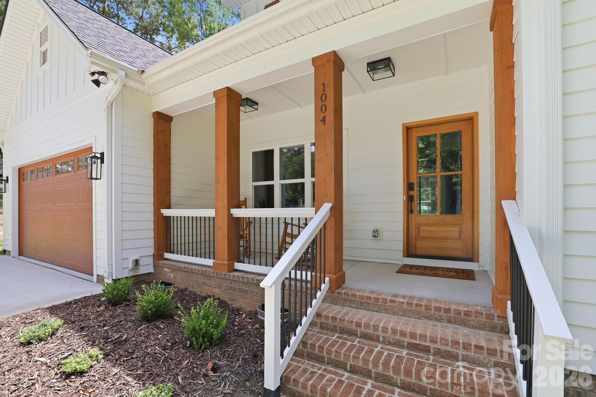 1004 E Sandy Ridge Road — Monroe