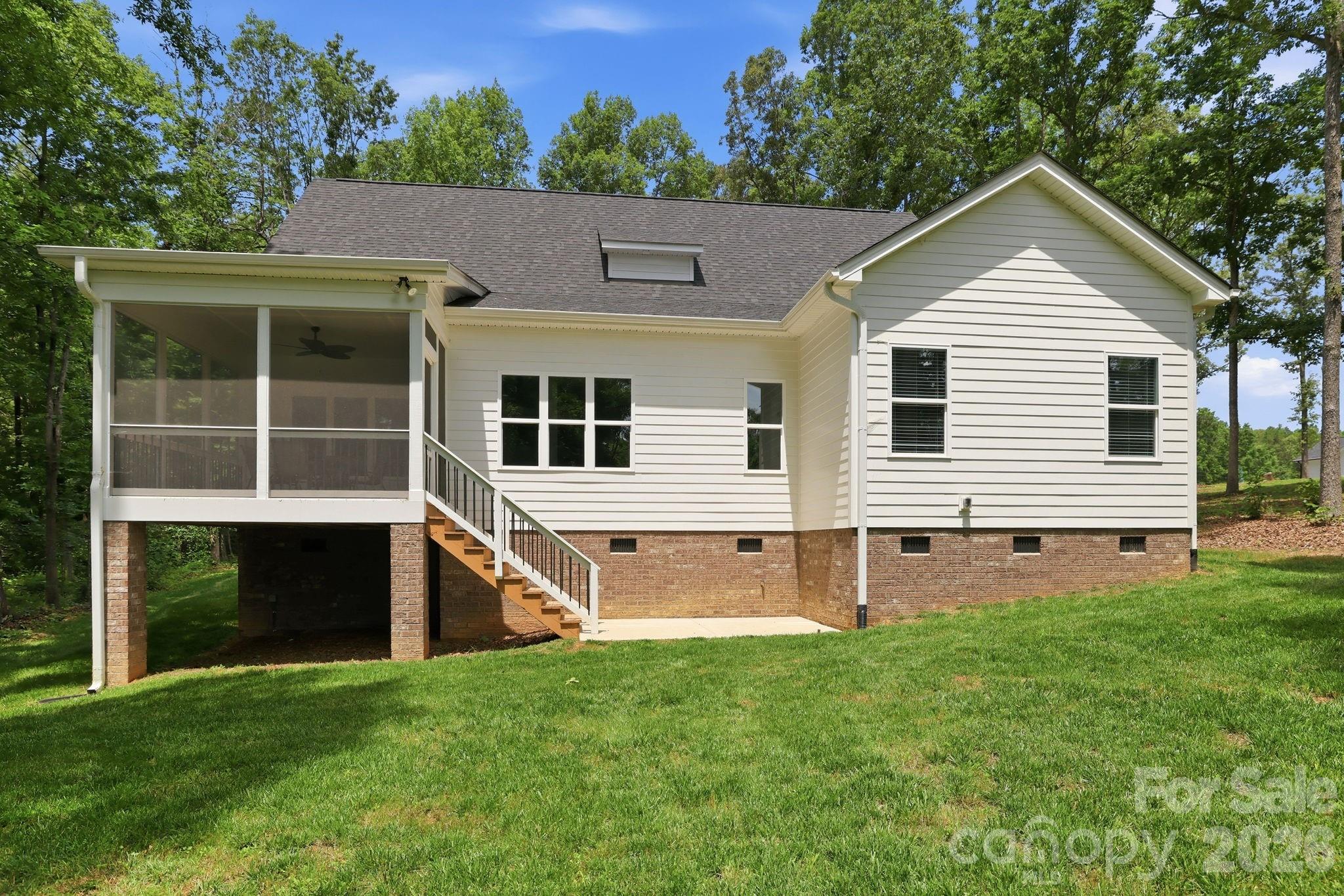 1004 E Sandy Ridge Road — Monroe