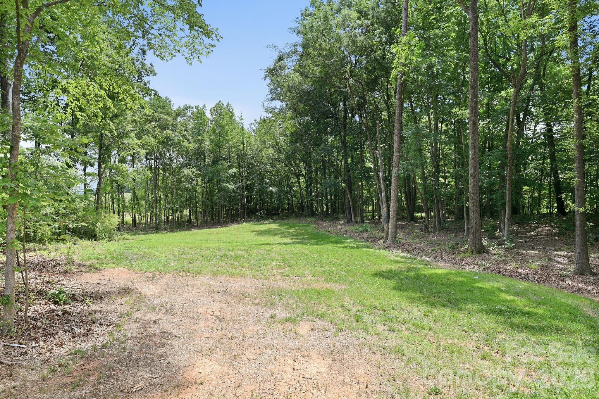 1004 E Sandy Ridge Road — Monroe