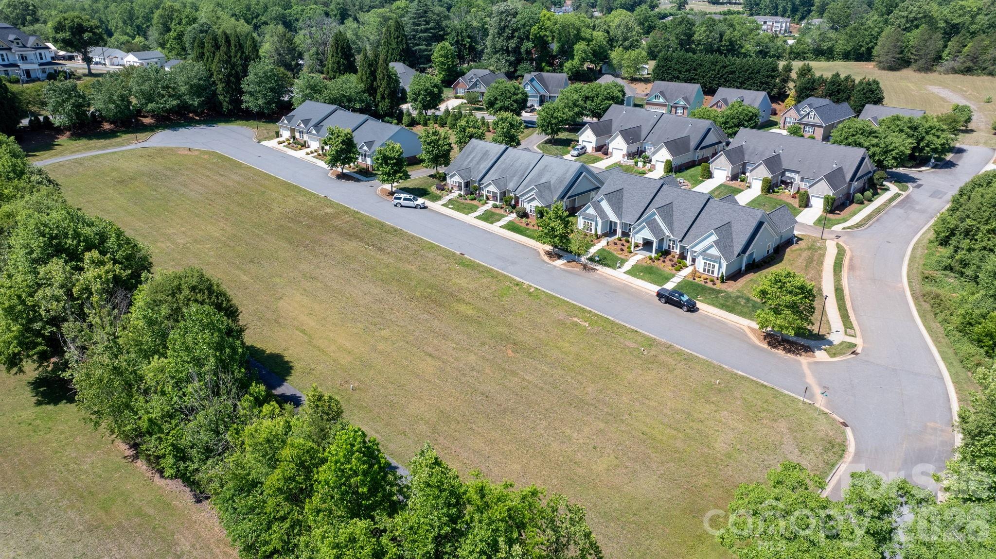 202 Ivy Court — Morganton