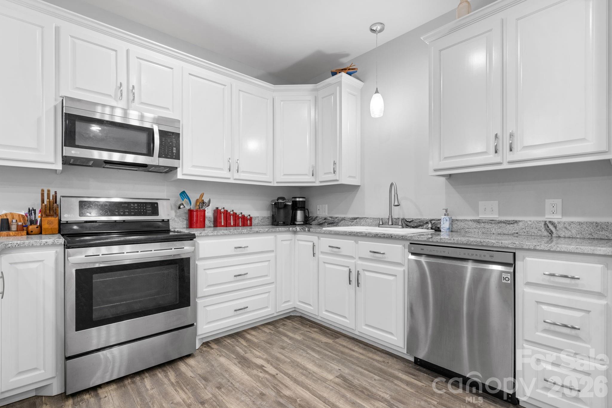 202 Ivy Court — Morganton