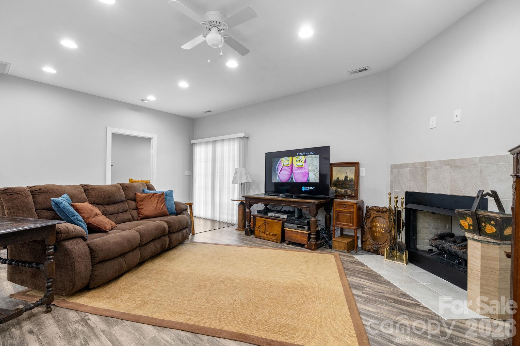 202 Ivy Court — Morganton