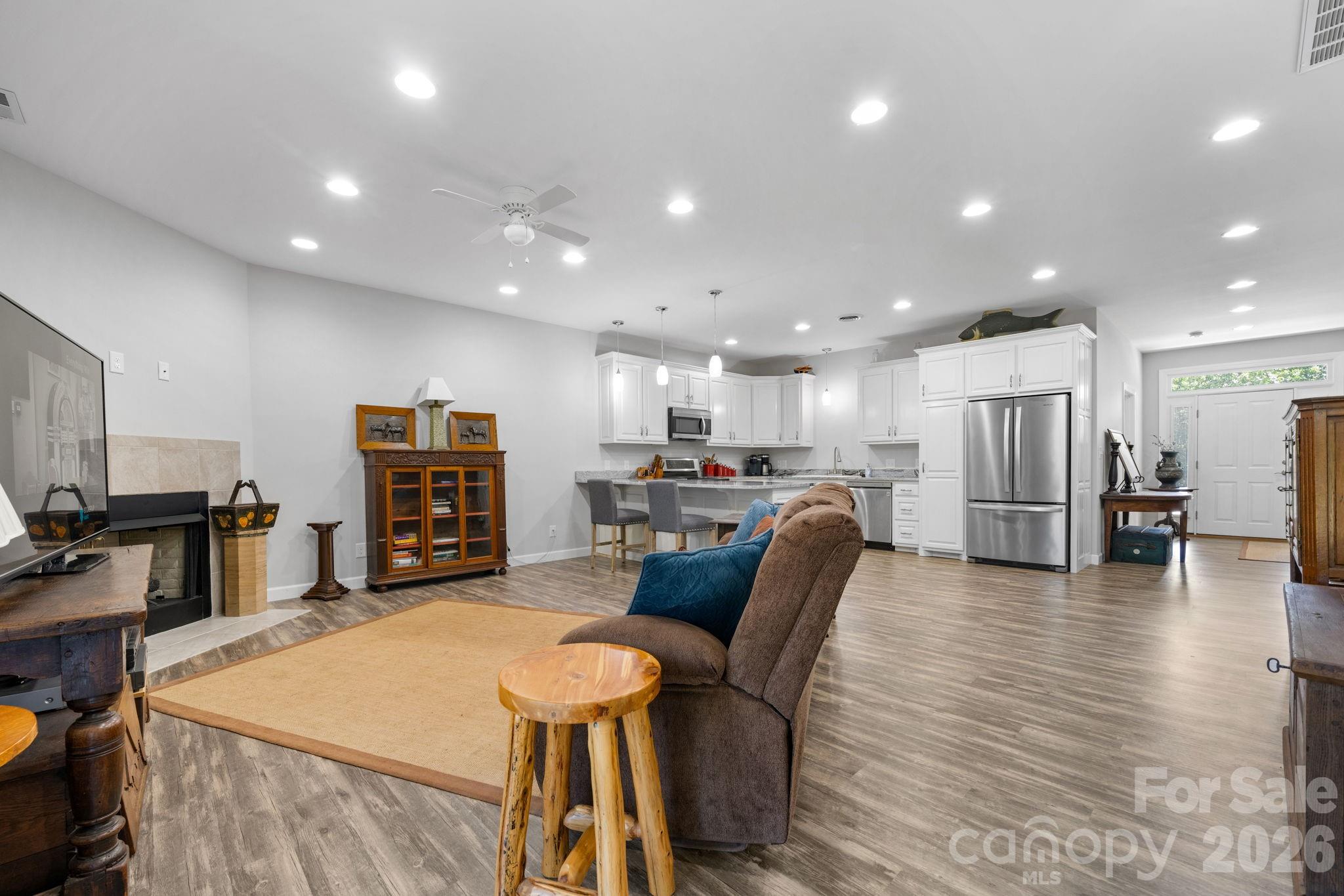 202 Ivy Court — Morganton