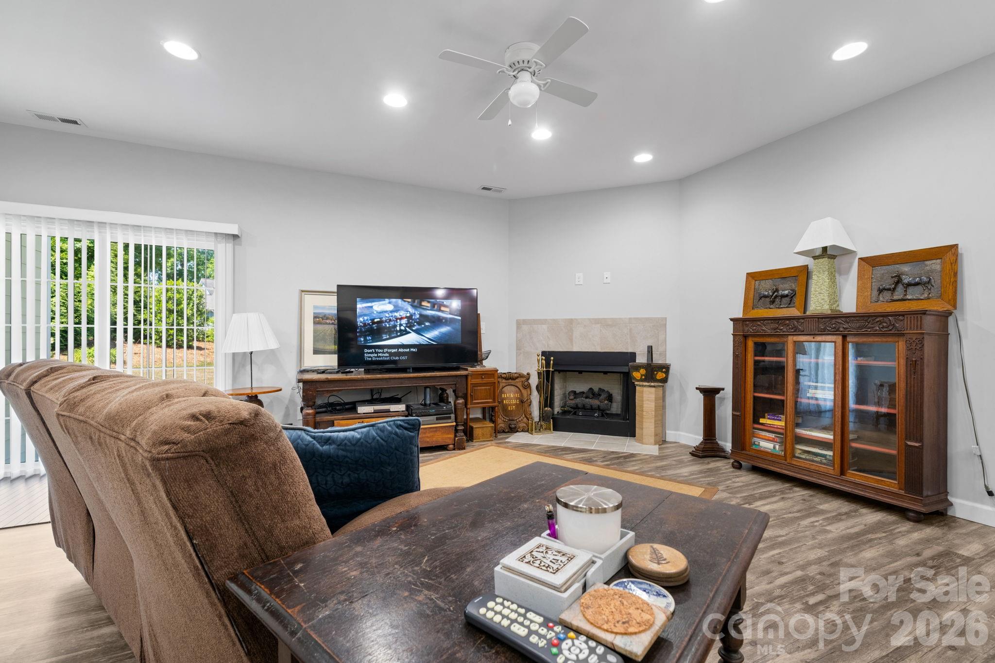 202 Ivy Court — Morganton