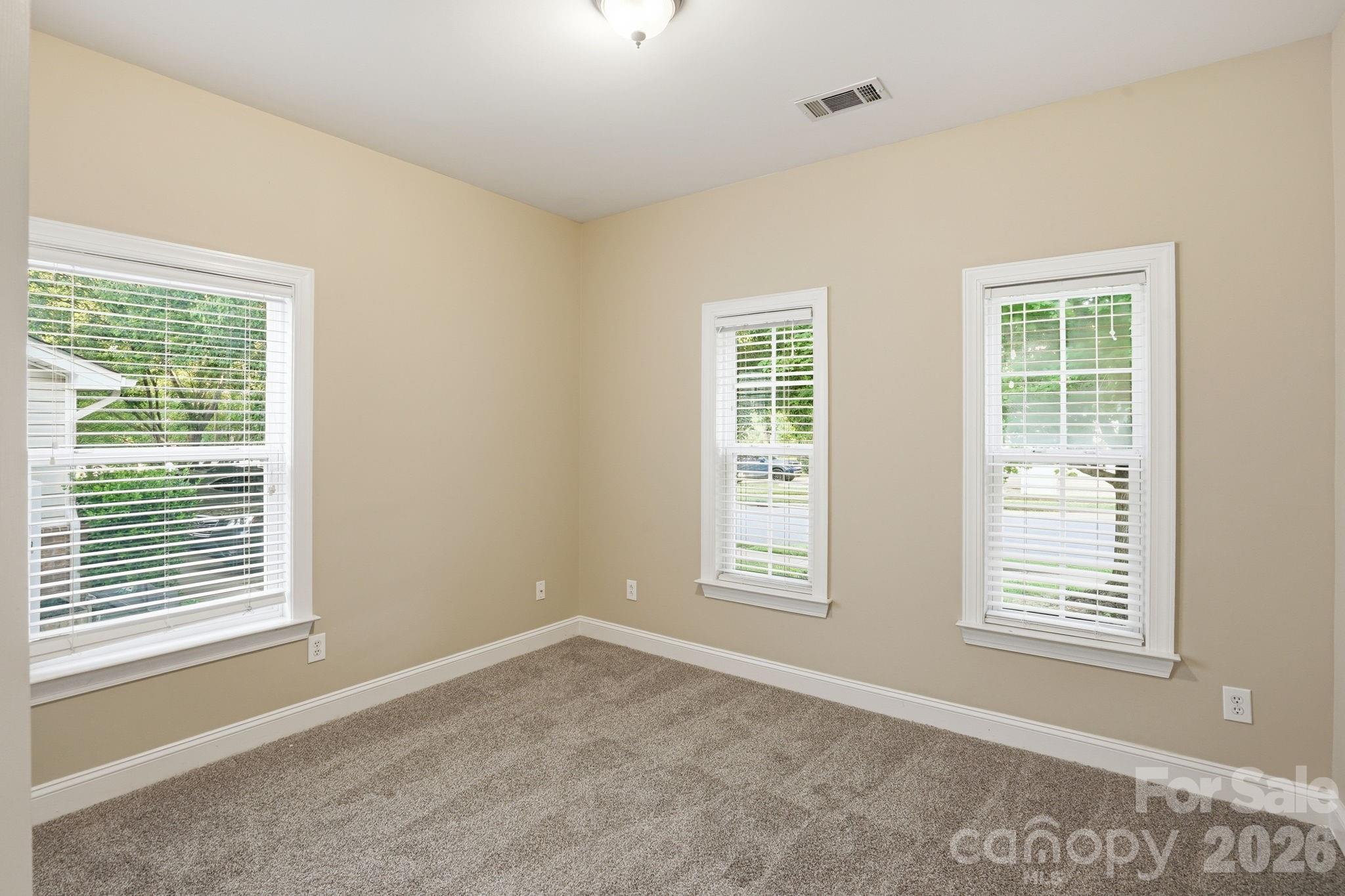 9527 Seamill Road — Charlotte