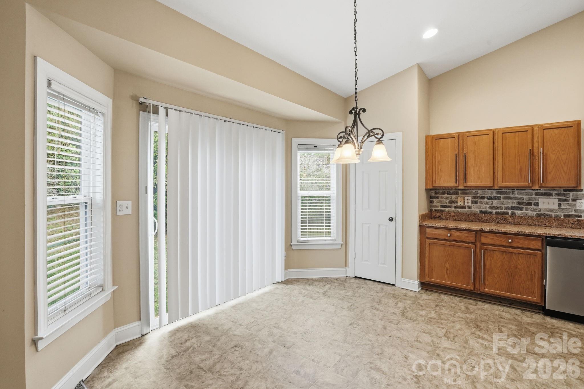 9527 Seamill Road — Charlotte