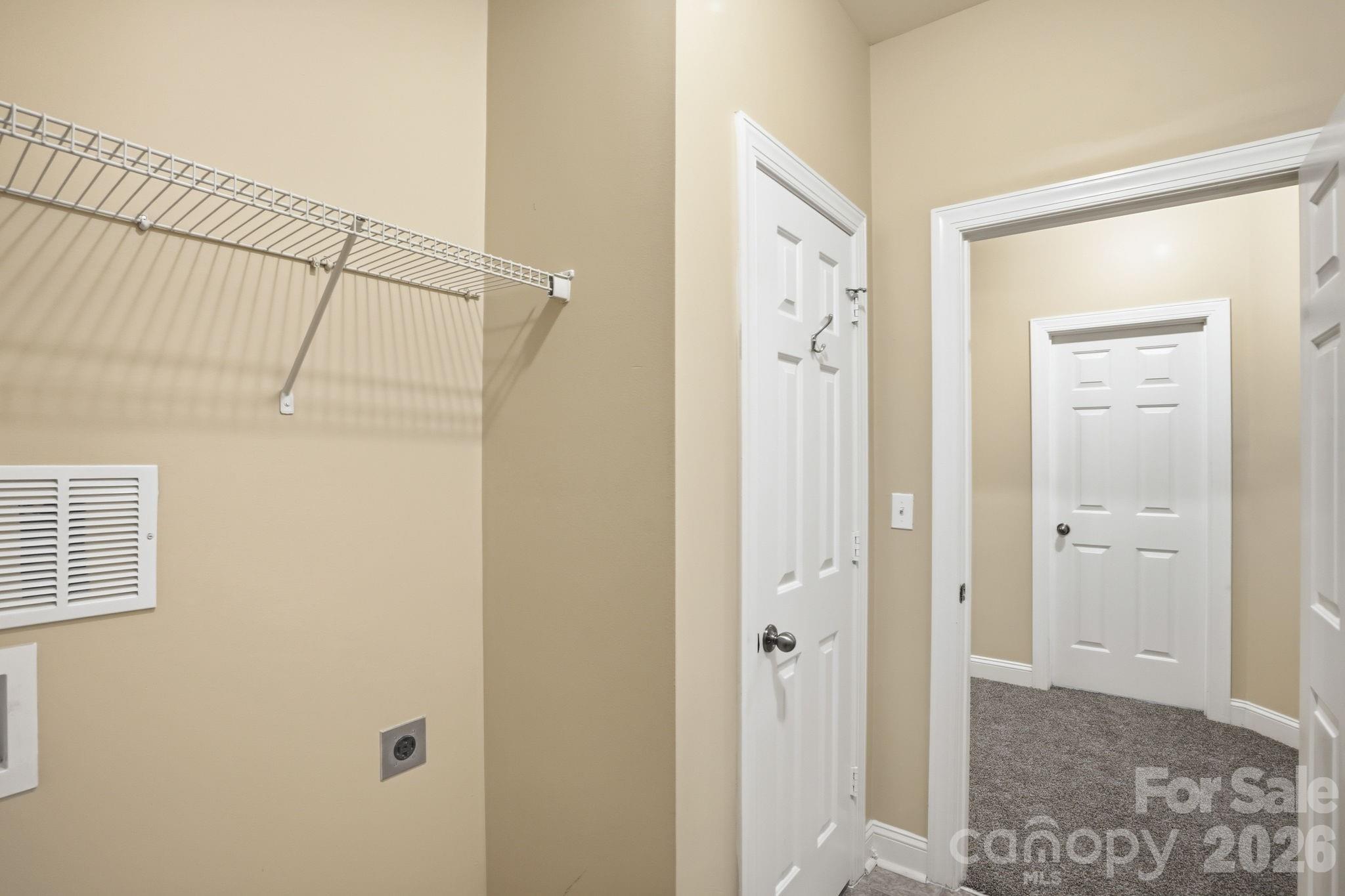 9527 Seamill Road — Charlotte