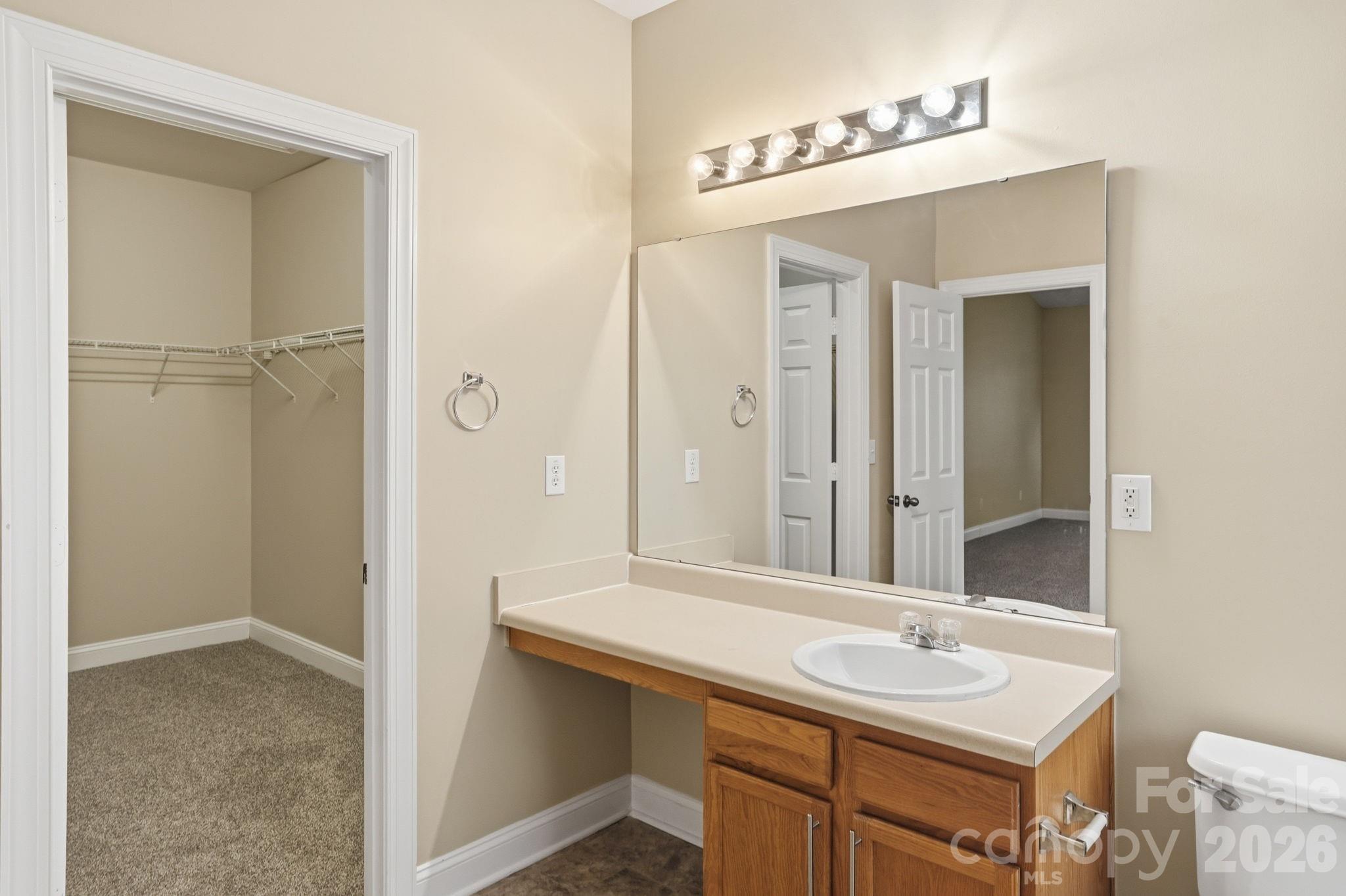 9527 Seamill Road — Charlotte
