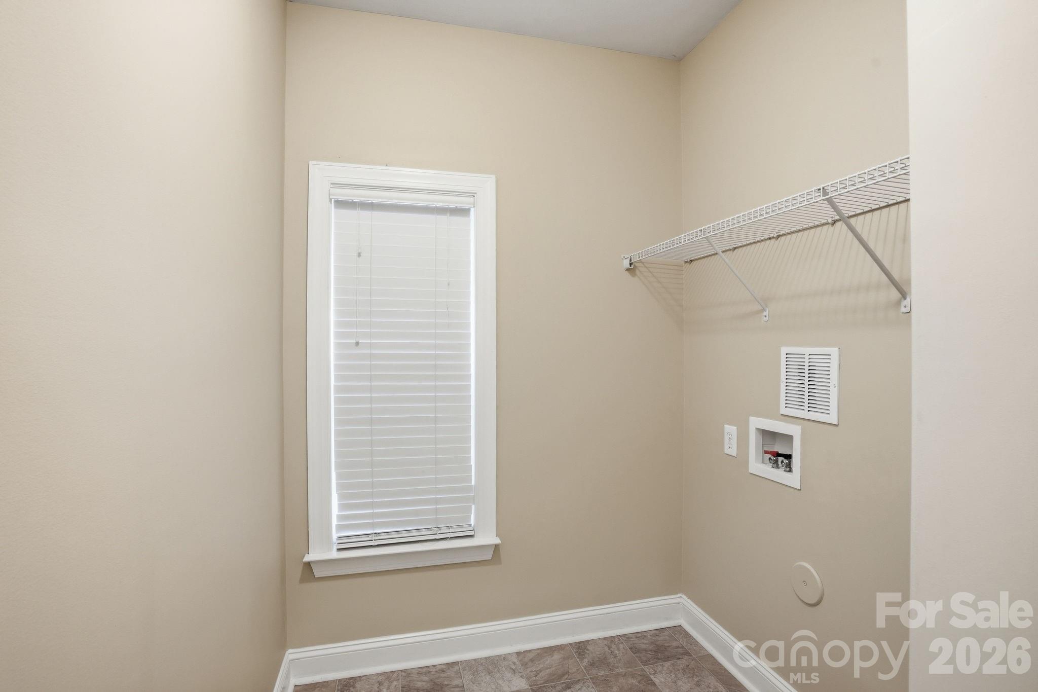 9527 Seamill Road — Charlotte