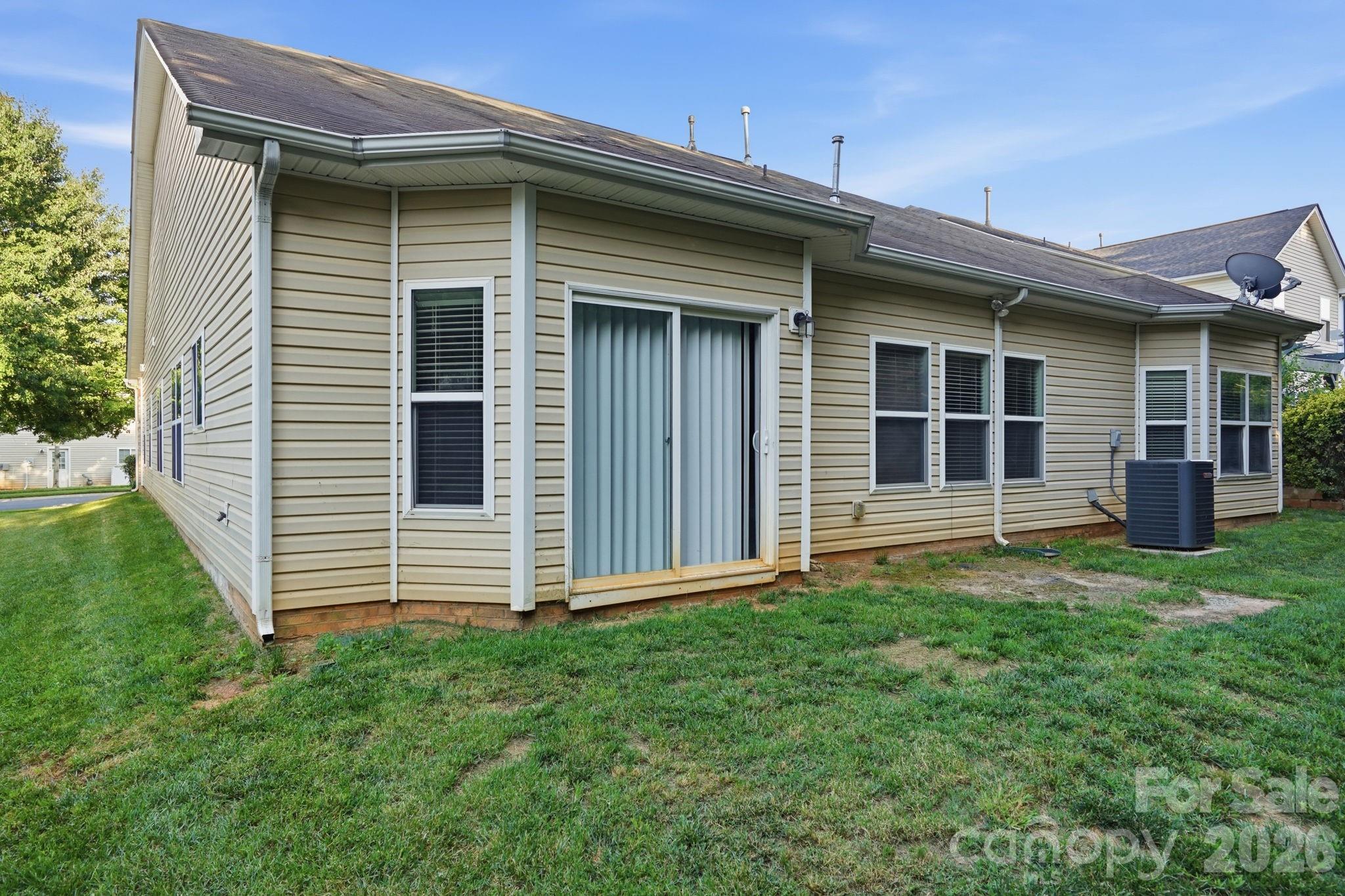 9527 Seamill Road — Charlotte