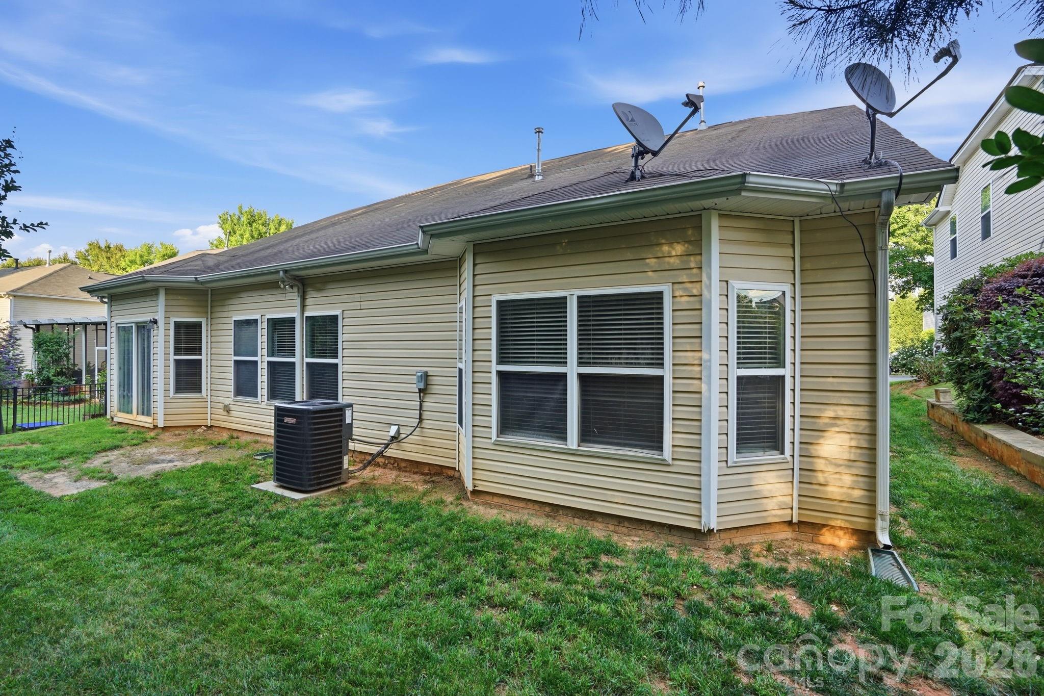 9527 Seamill Road — Charlotte