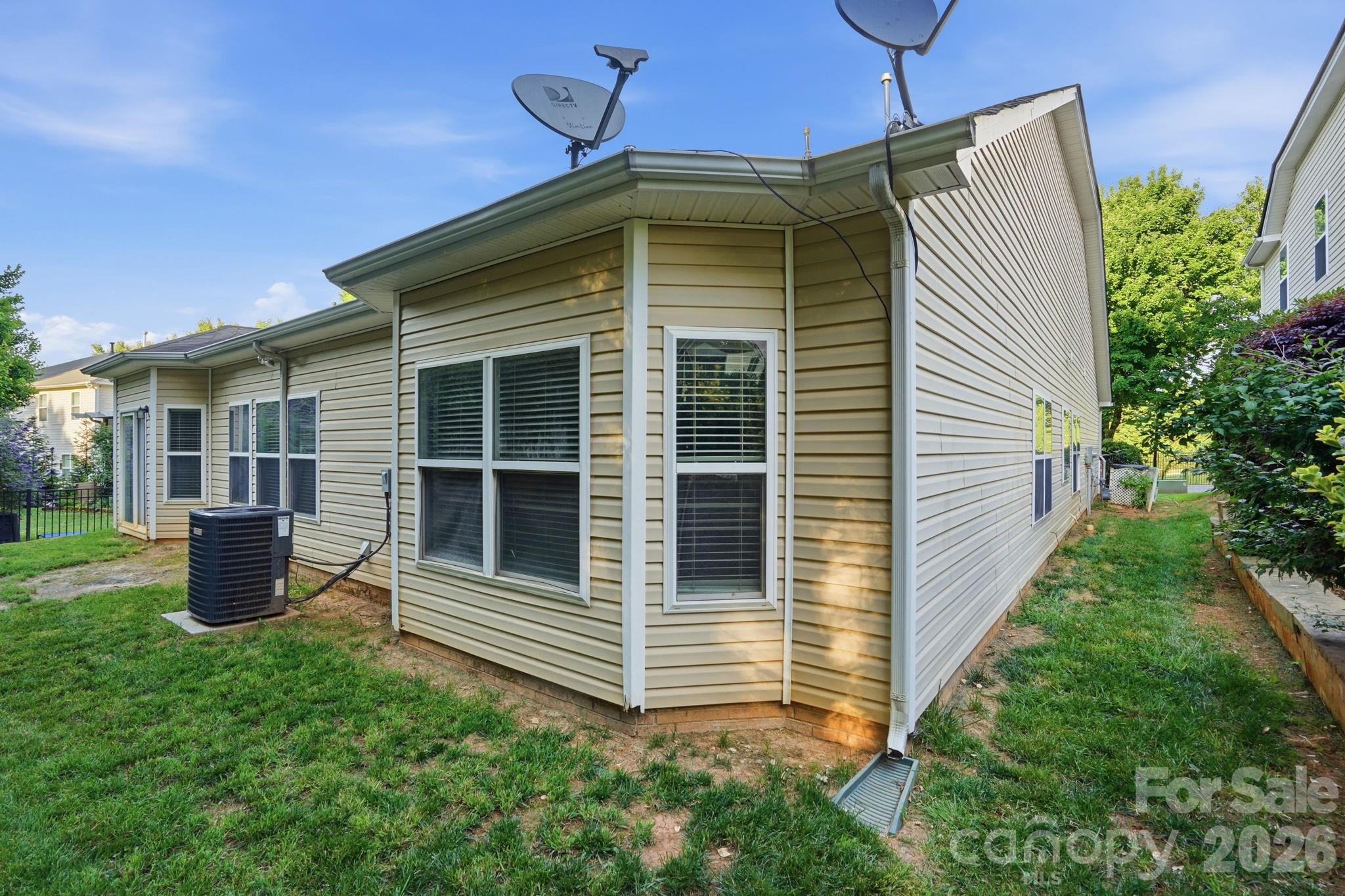9527 Seamill Road — Charlotte