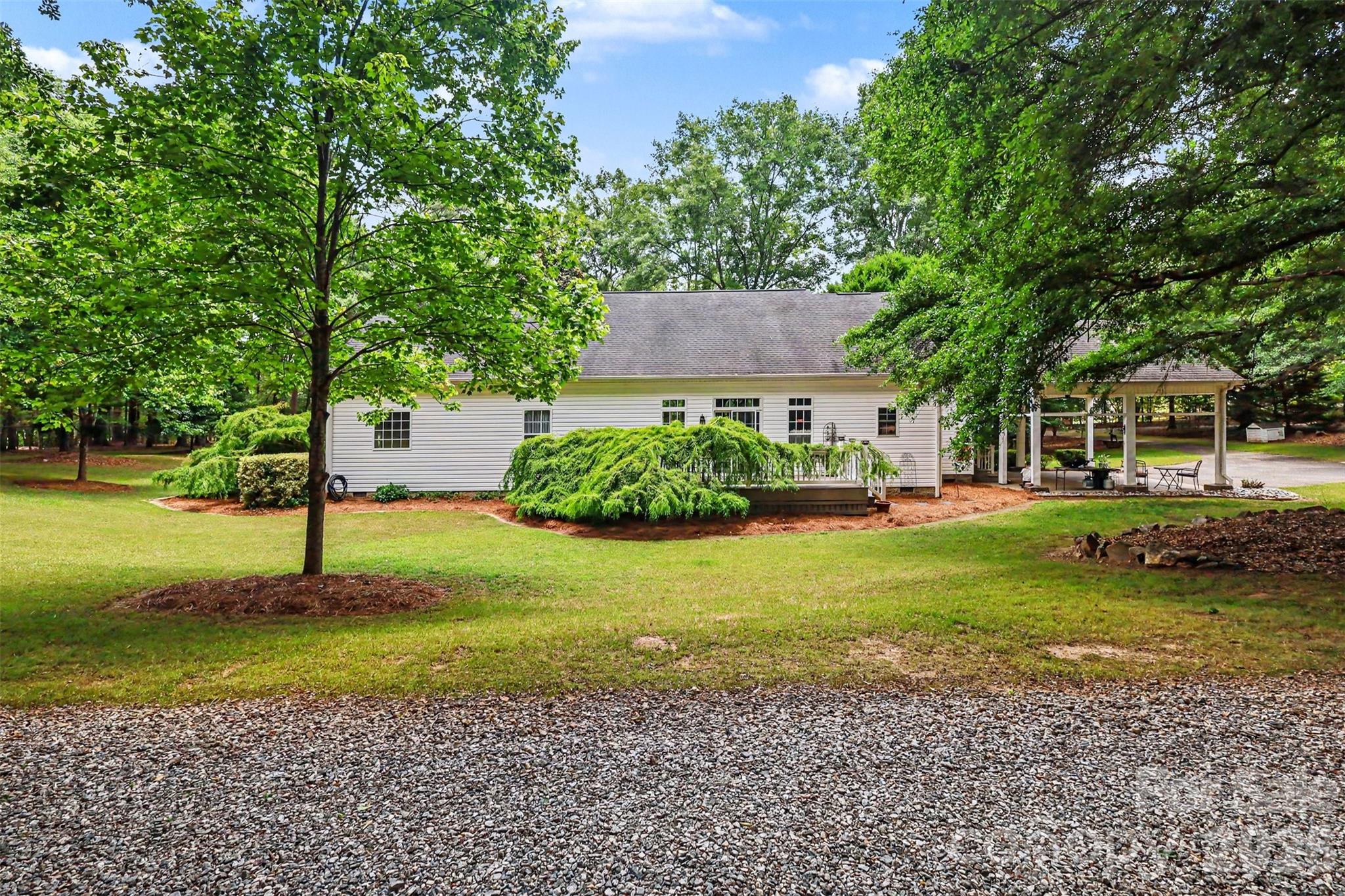 4037 Old Williamston Road — Belton