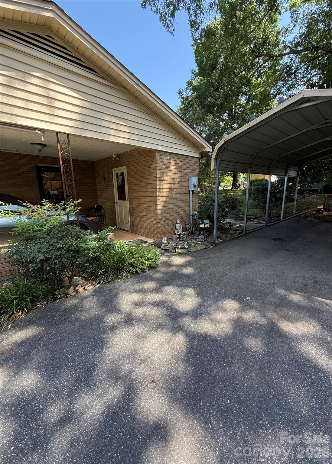 9108 Wilson Heights Avenue — Hildebran